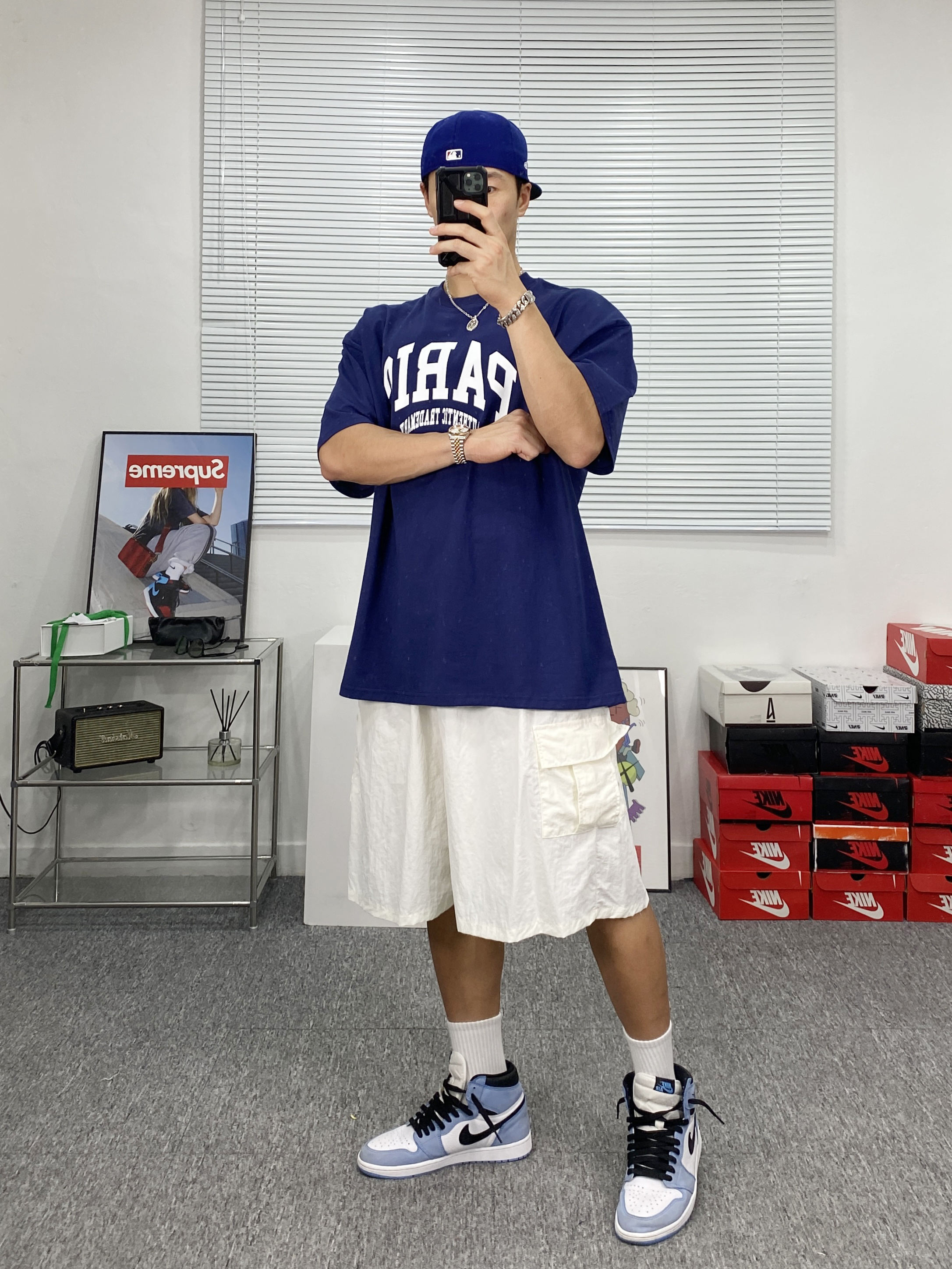 Jordan 1 Retro High OG University Blue 착용 스타일 - 1