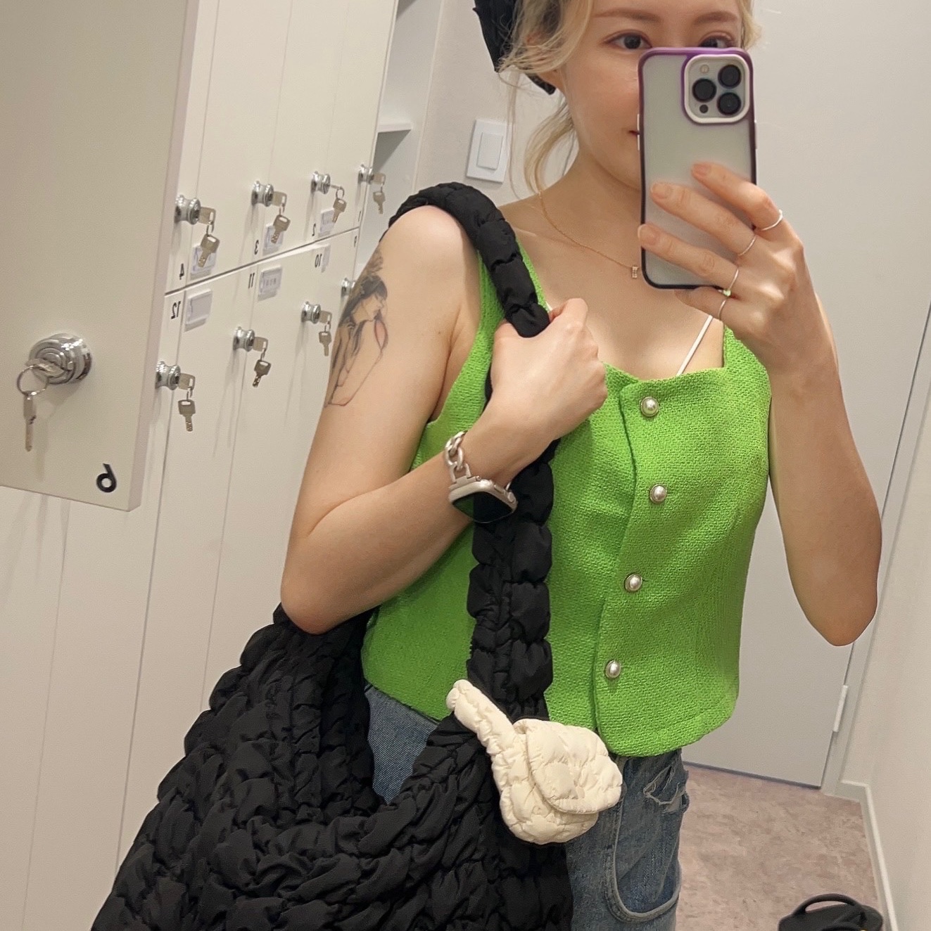 COS Quilted Oversized Shoulder Bag Black, COS Quilted Nano Bag Beige 착용 스타일