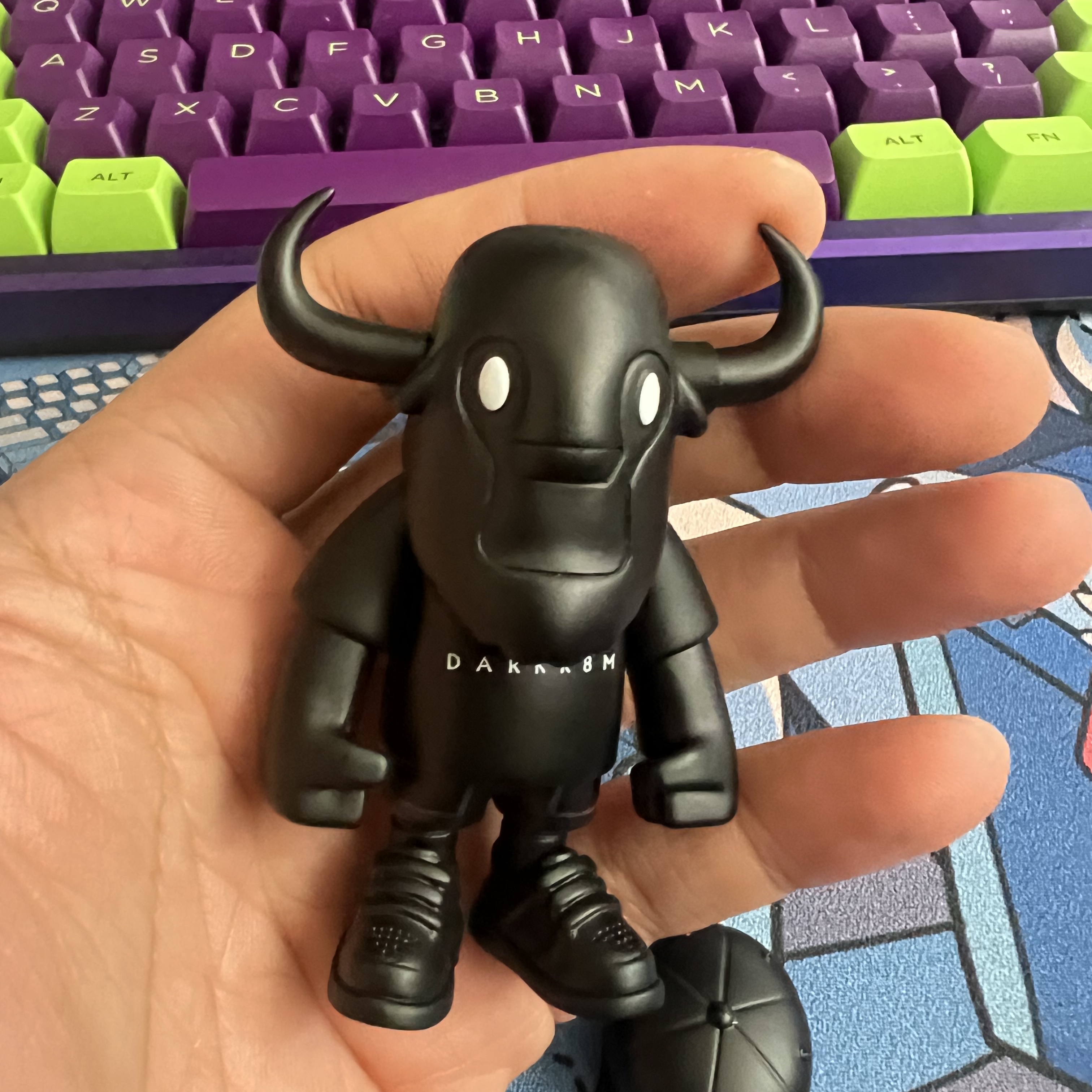 Darkr8m Studio x New Era FFALO Figure Black 착용 스타일 - 3