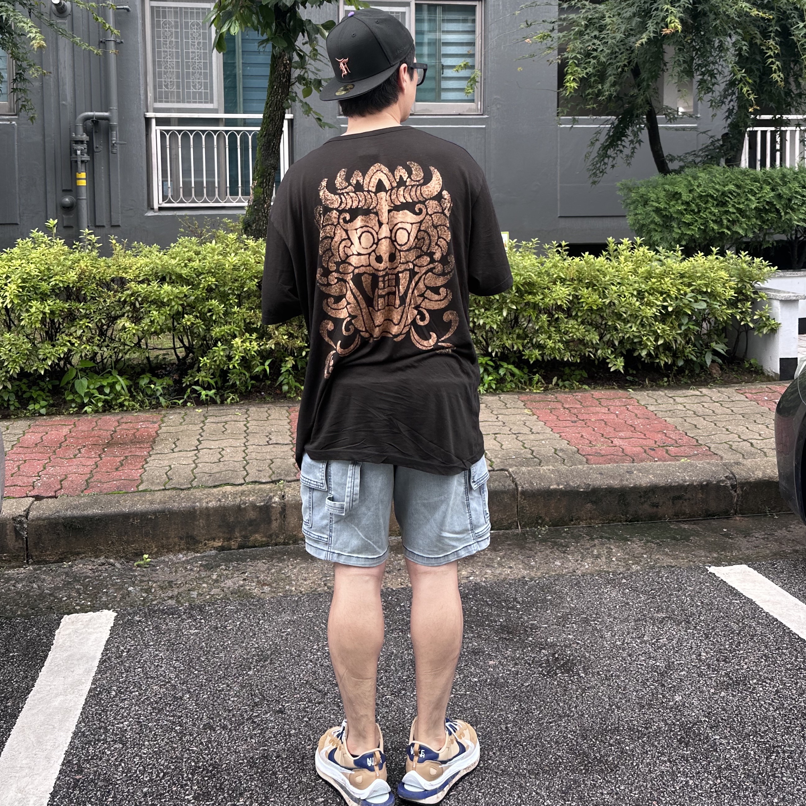 Nike x Sacai VaporWaffle Sesame and Blue Void 착용 스타일