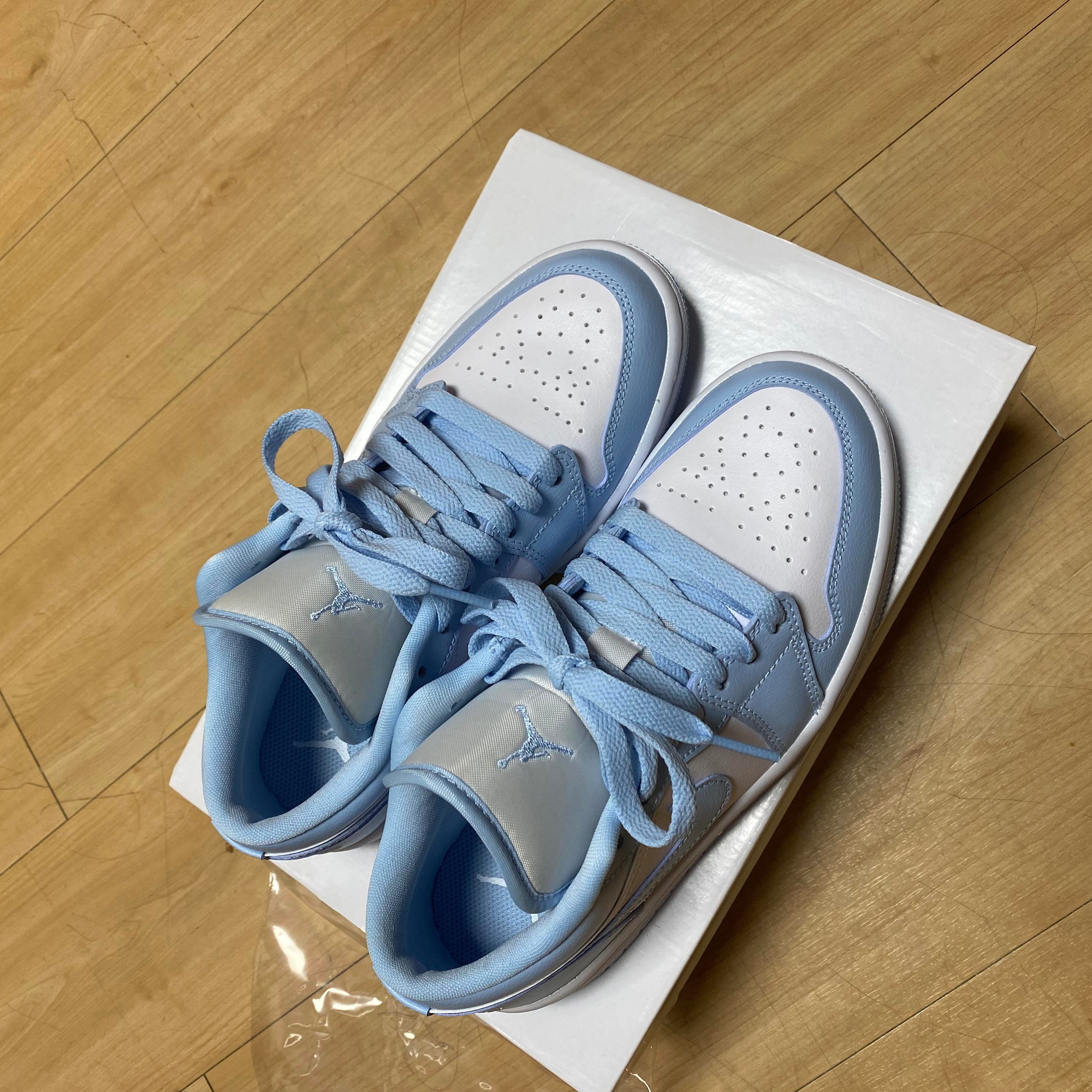(W) Jordan 1 Low White Ice Blue 착용 스타일