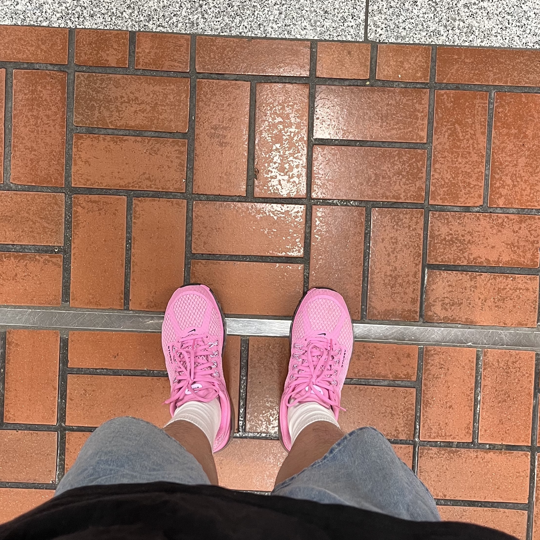 Nike x Stussy Air Max 2013 Psychic Pink 착용 스타일