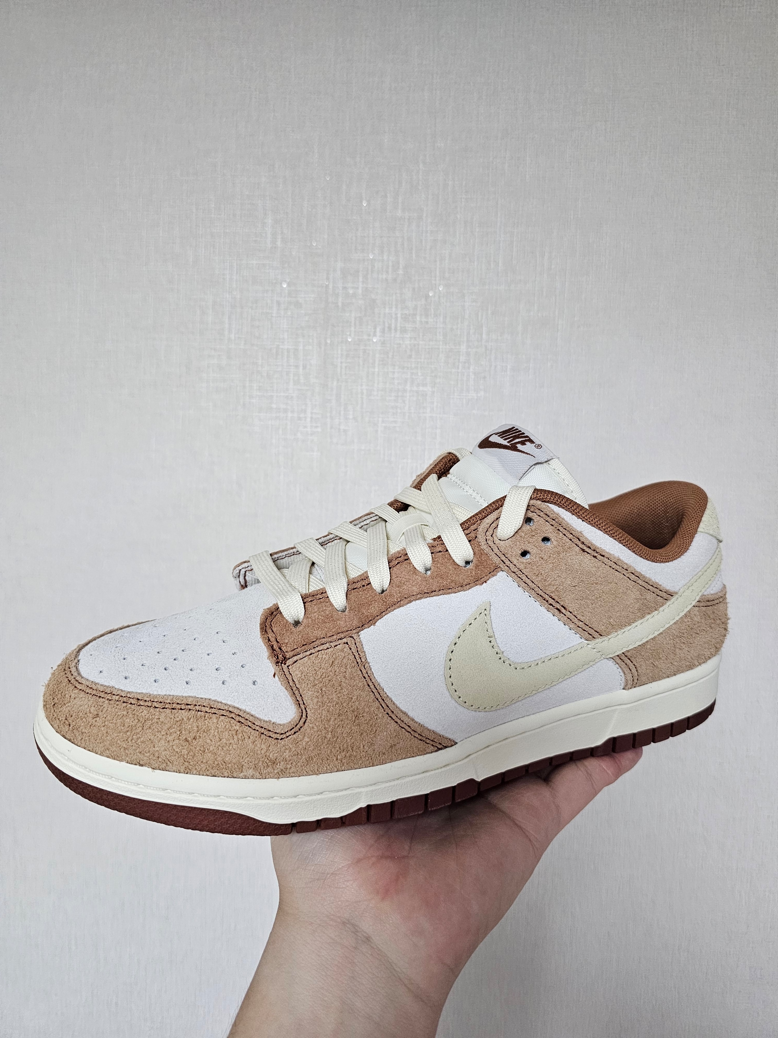 Nike Dunk Low Pro Premium Medium Curry 착용 스타일 - 1