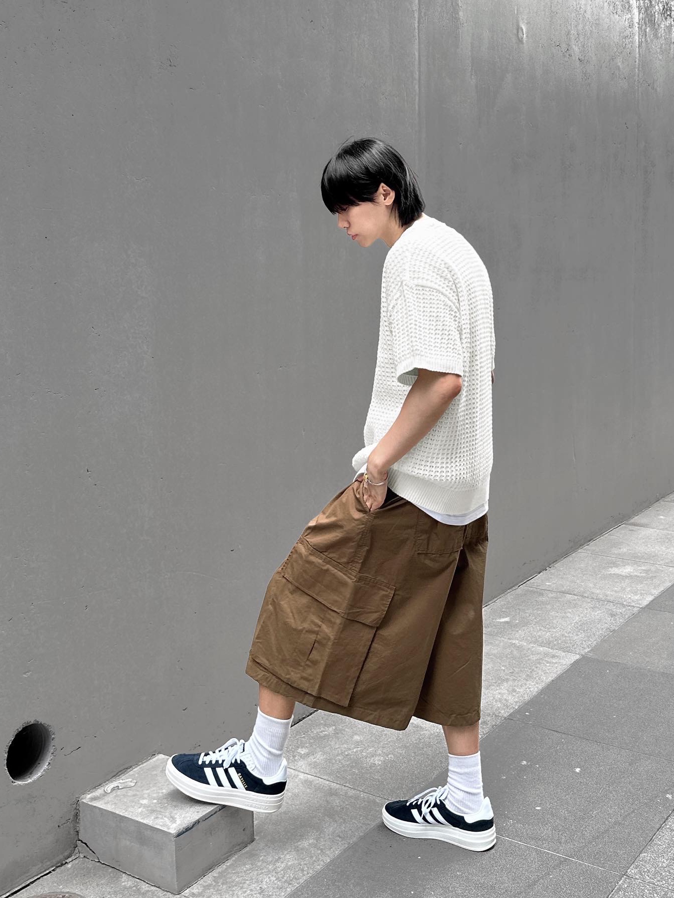 (W) Adidas Gazelle Bold Core Black Cloud White 착용 스타일 - 2