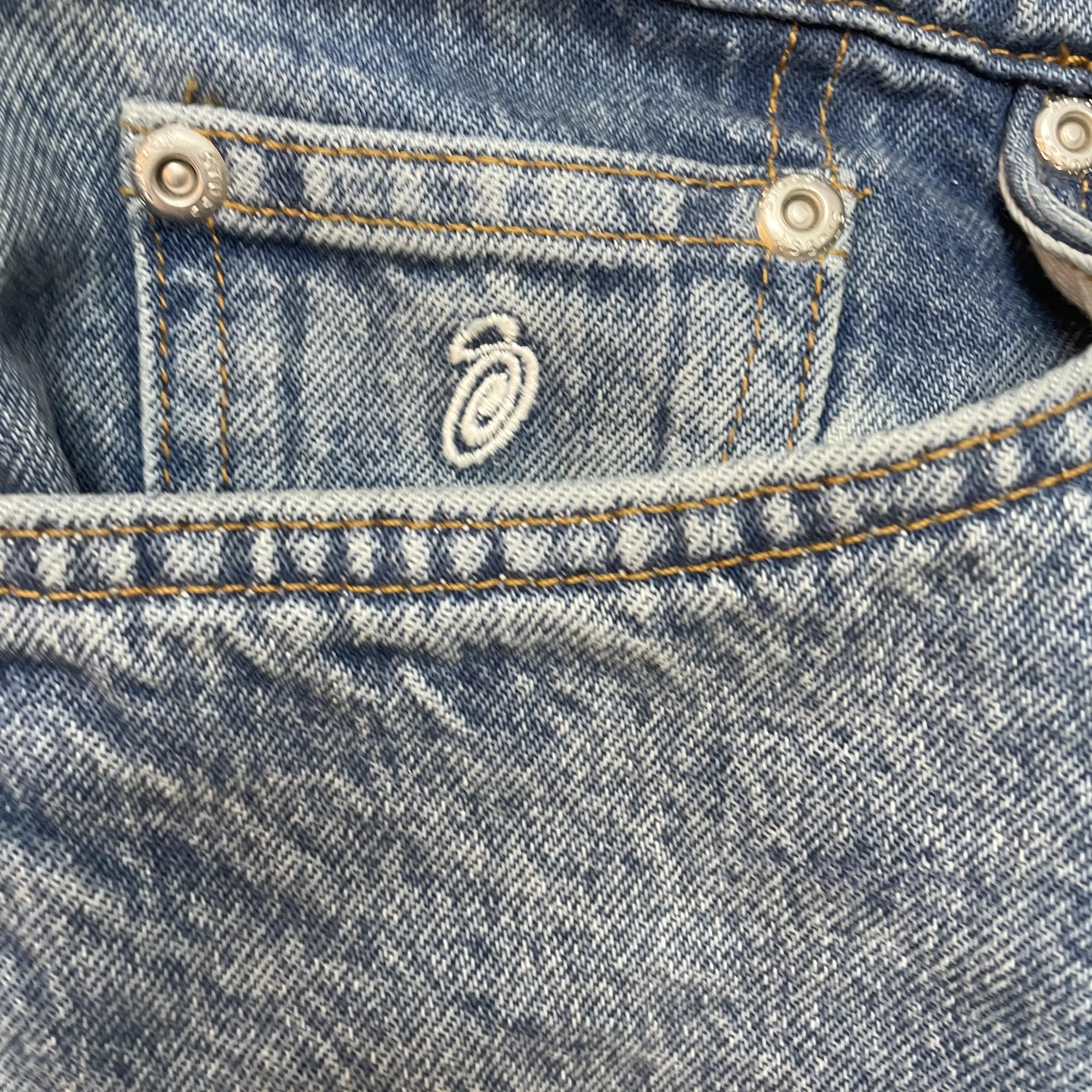 Stussy Denim Big OL' Jean Washed Blue 착용 스타일 - 3