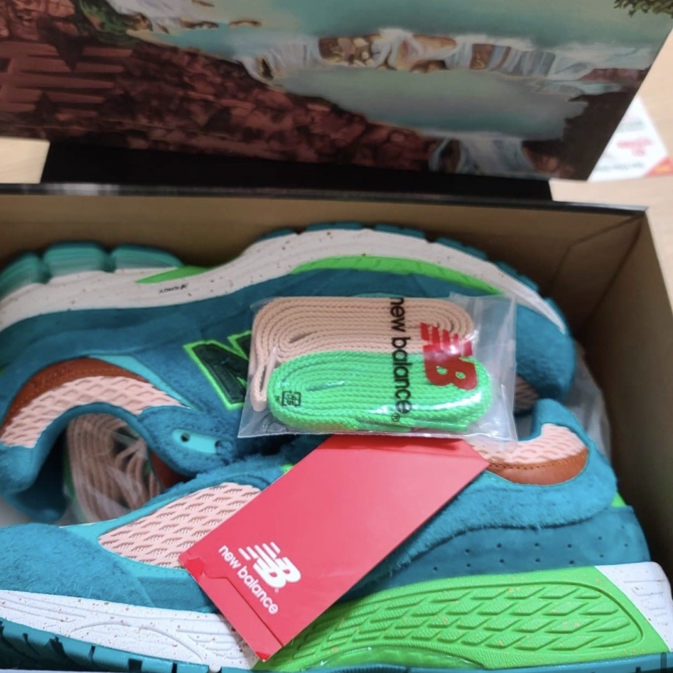 New Balance x Salehe Bembury 2002R Water Be The Guide 착용 스타일