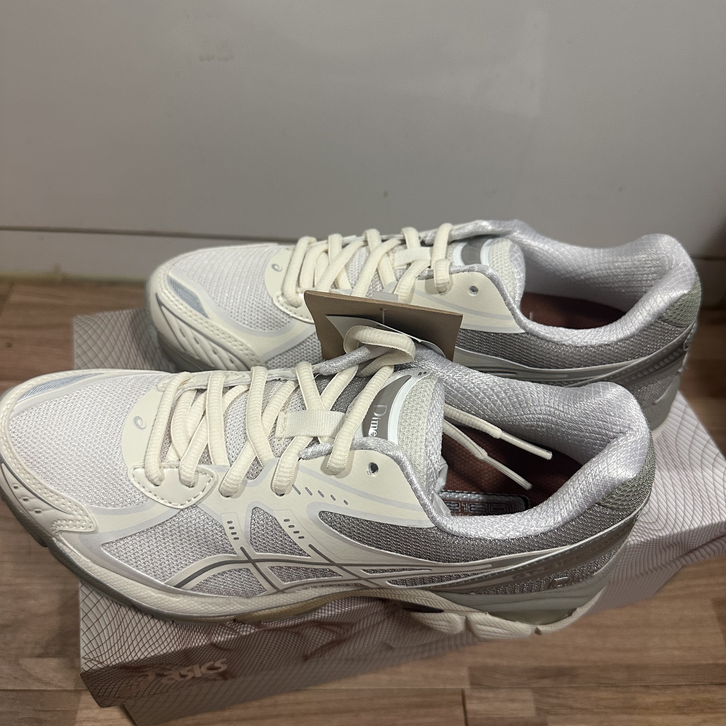 Asics x Dime GT-2160 Arctic Wolf London Fog 착용 스타일 - 2