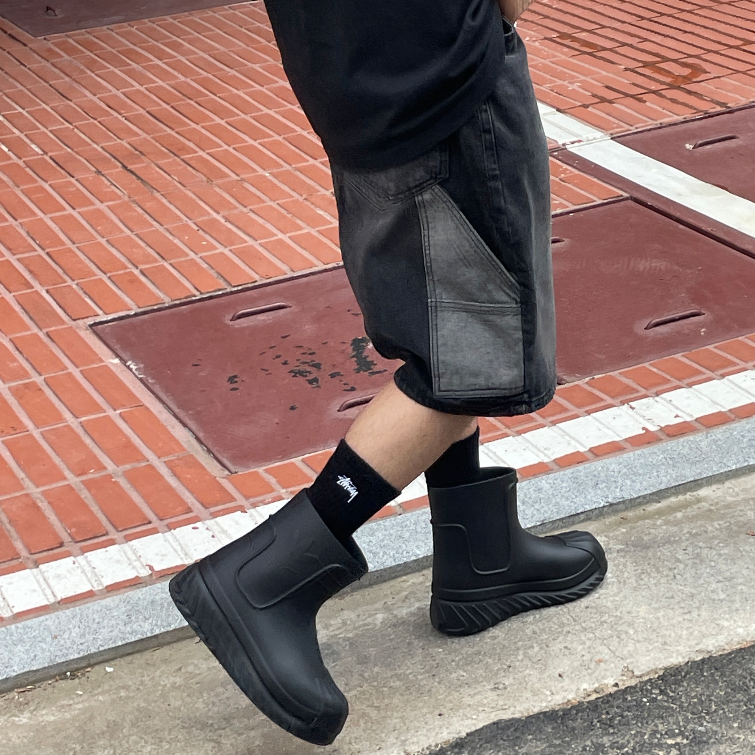 (W) Adidas Adifom Superstar Boot Black 착용 스타일 - 2