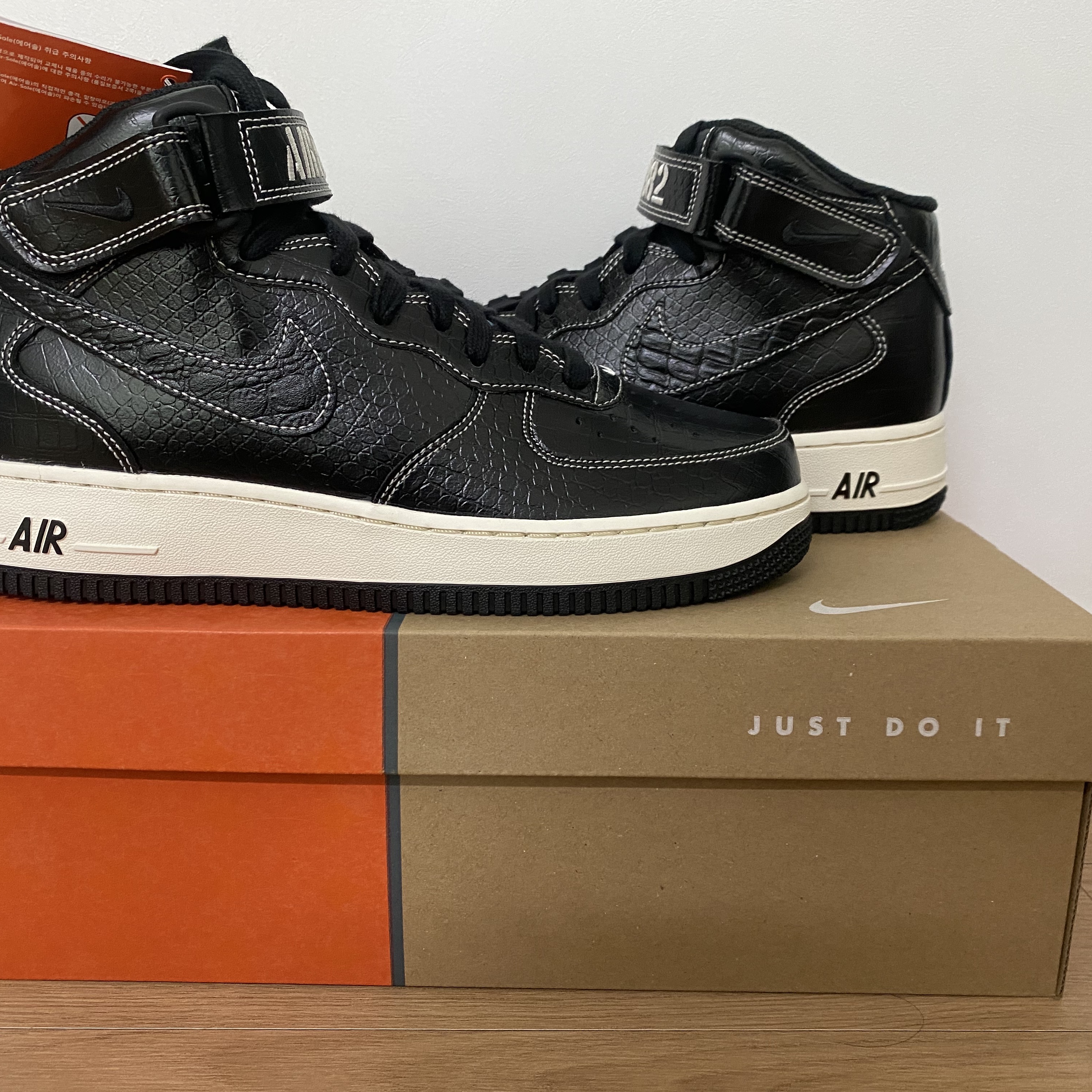 Nike Air Force 1 Mid '07 LX Our Force 1 착용 스타일 - 3