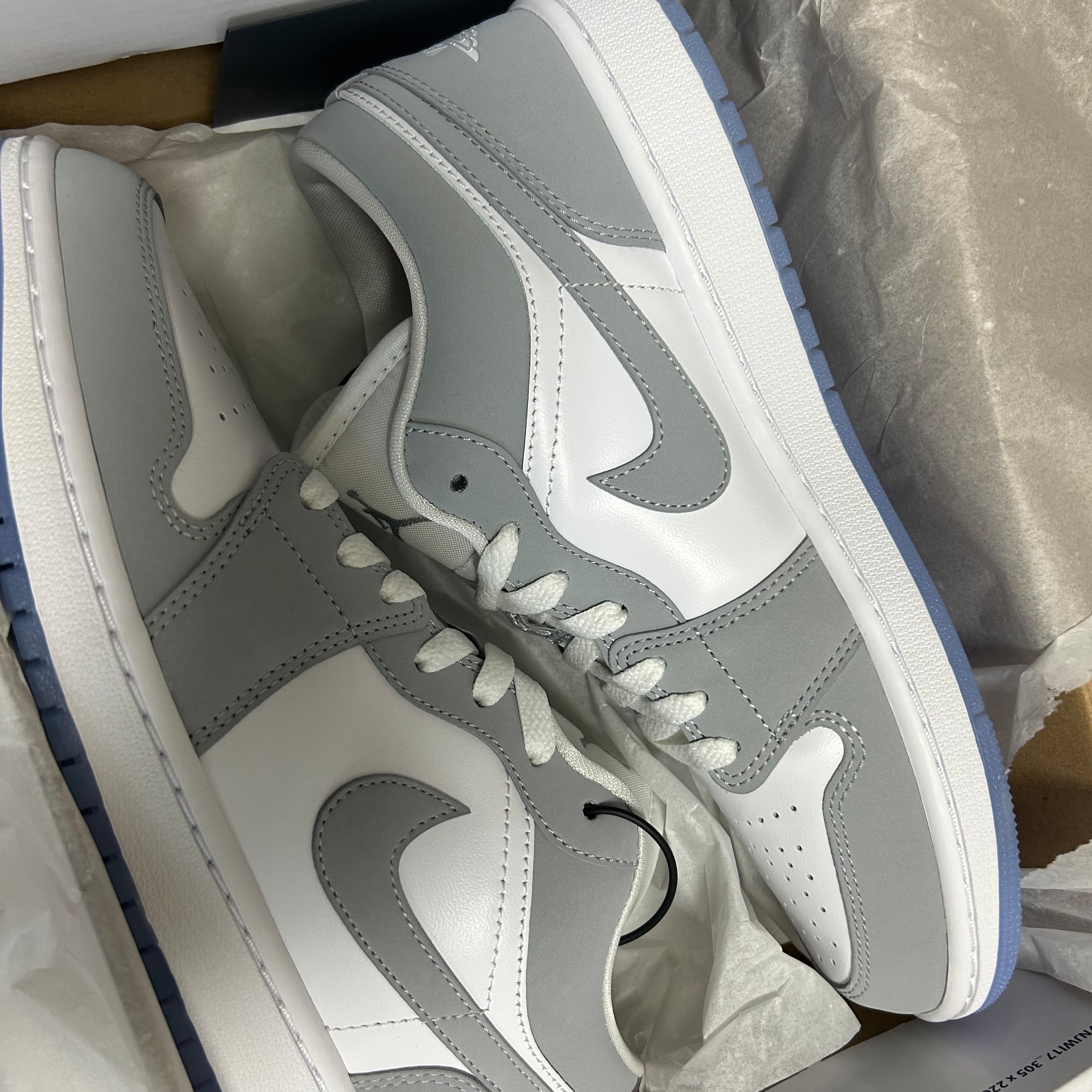 (W) Jordan 1 Low White Wolf Grey 착용 스타일