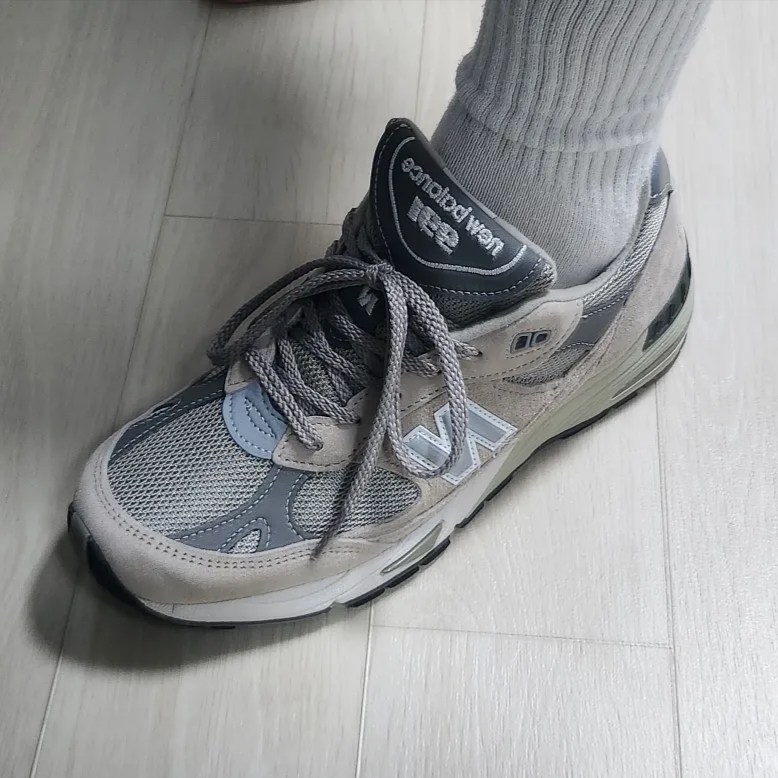 New Balance 991 Made in UK Grey 착용 스타일 - 3