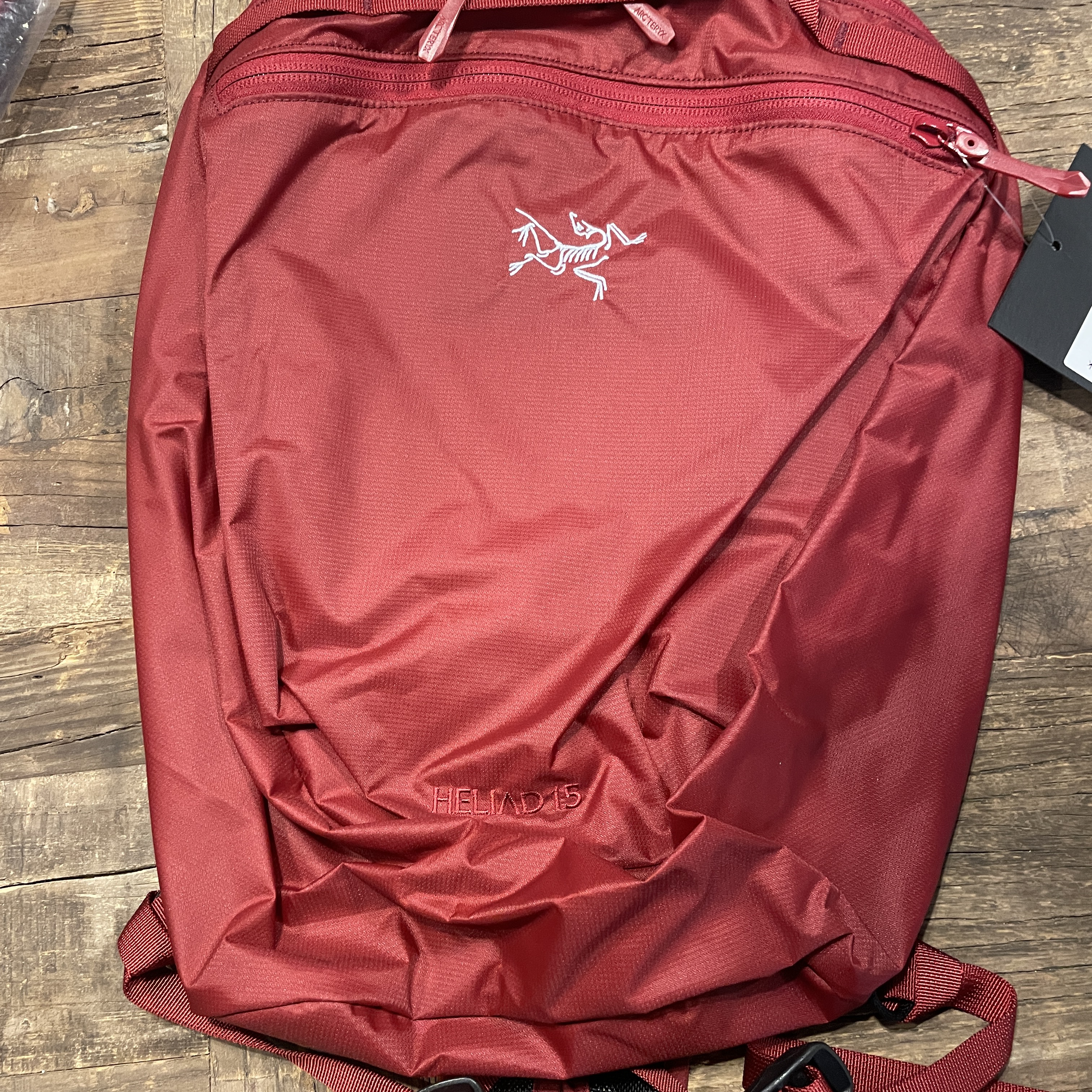 Arc'teryx Heliad 15 Backpack Bordeaux 착용 스타일 - 2