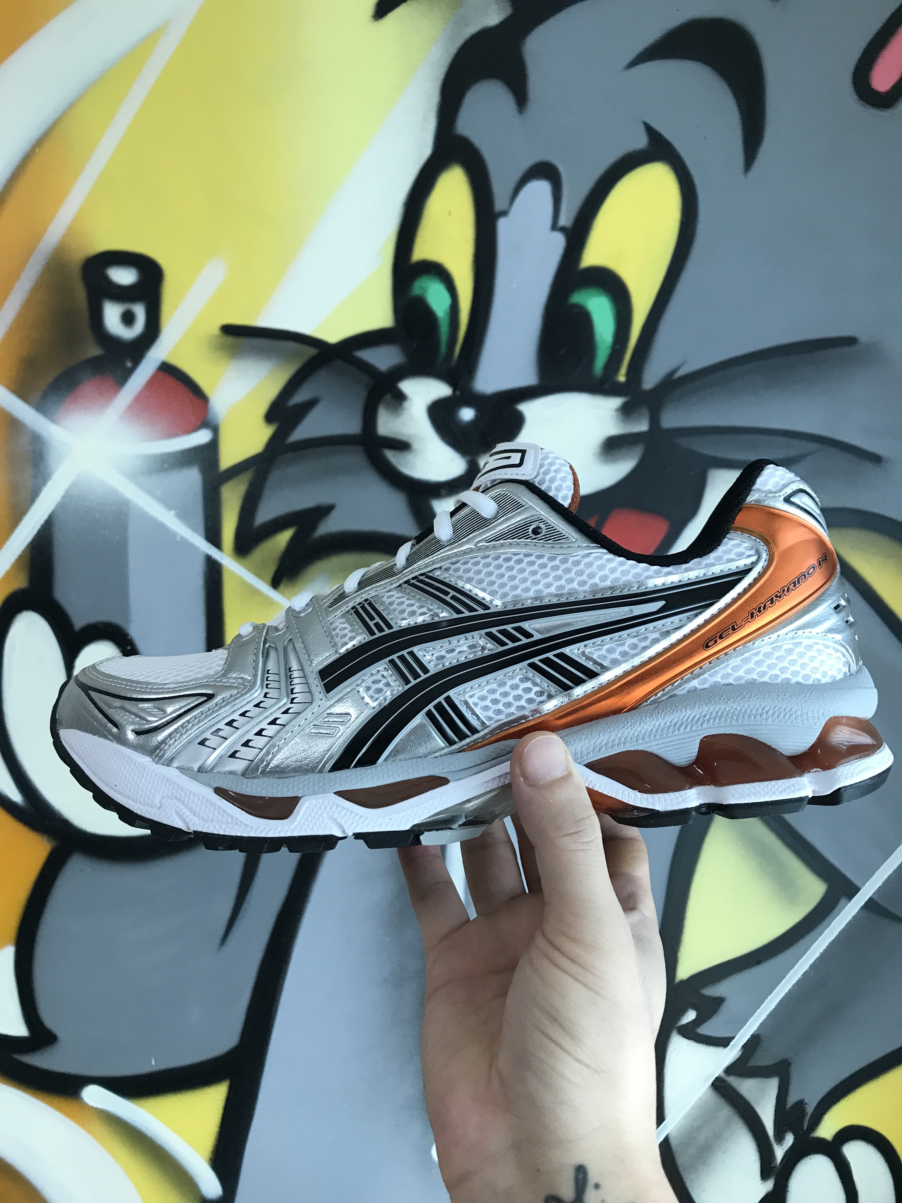 Asics Gel-Kayano 14 White Piquant Orange 착용 스타일 - 1