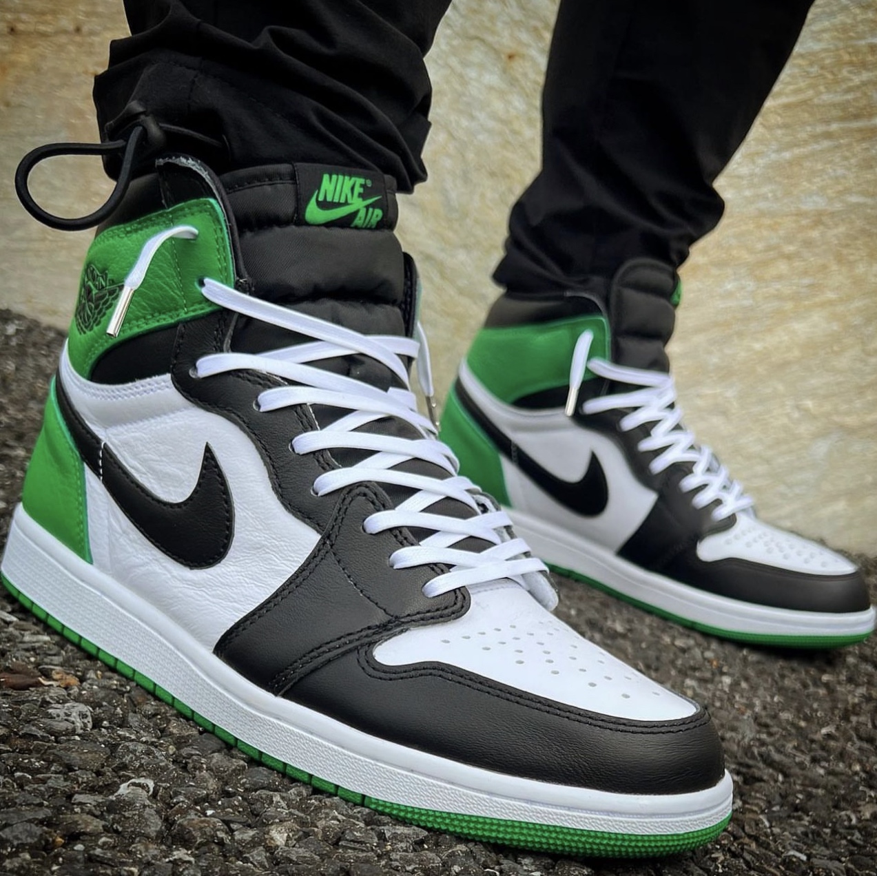 Jordan 1 Retro High OG Black and Lucky Green 착용 스타일 - 3