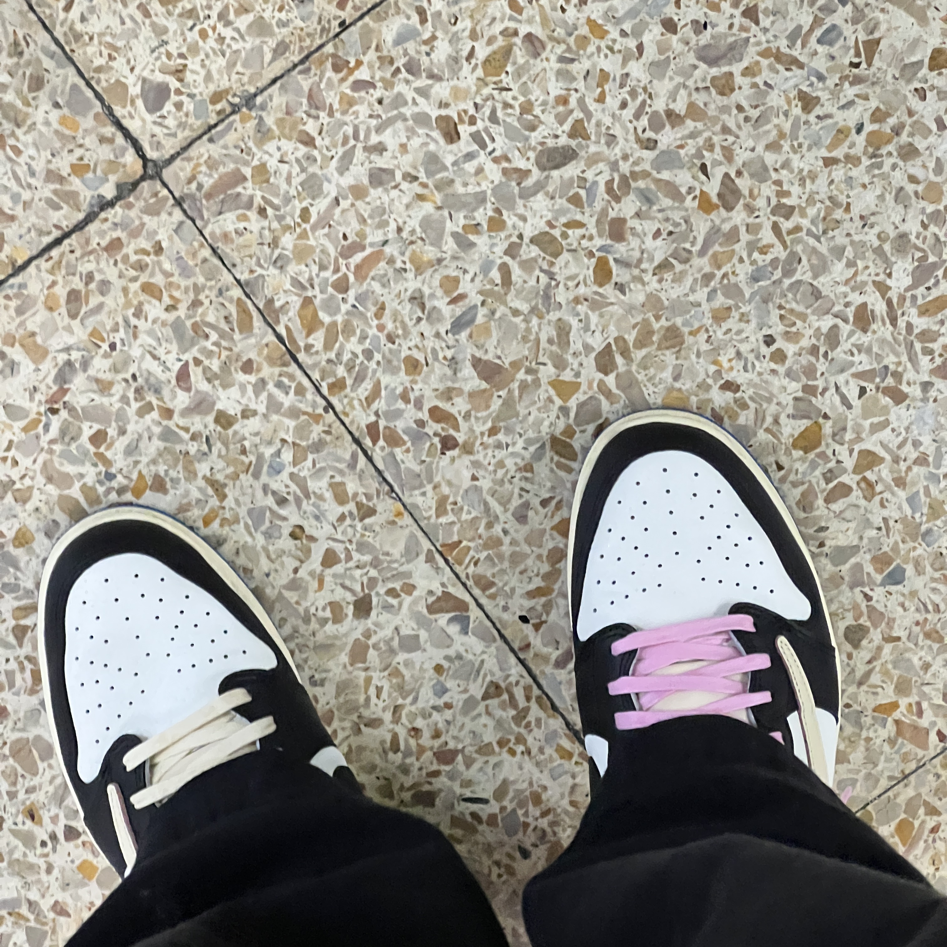 Jordan 1 x Travis Scott x Fragment Retro Low OG SP Military Blue 착용 스타일
