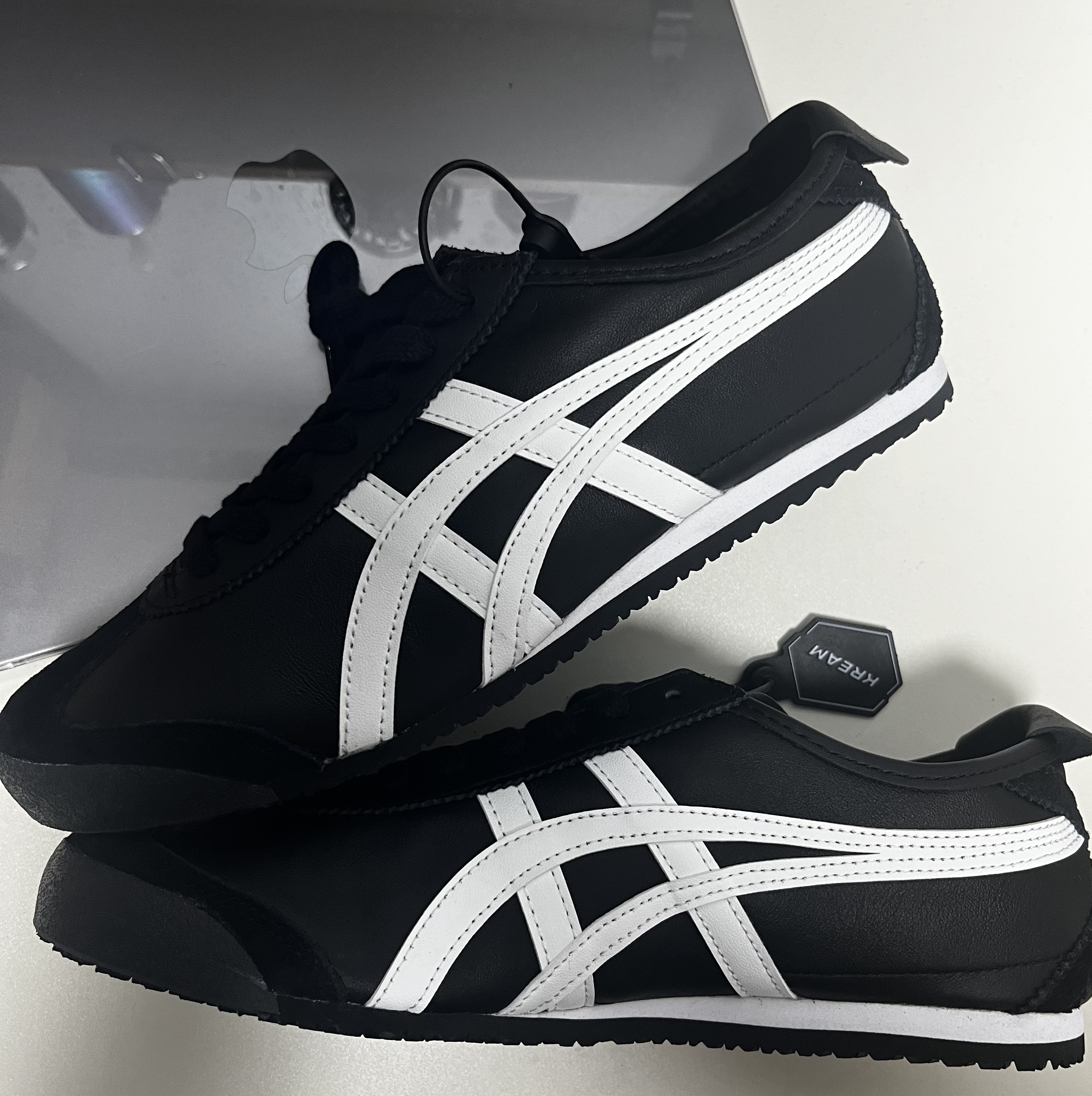 Onitsuka Tiger Mexico 66 Black White 착용 스타일