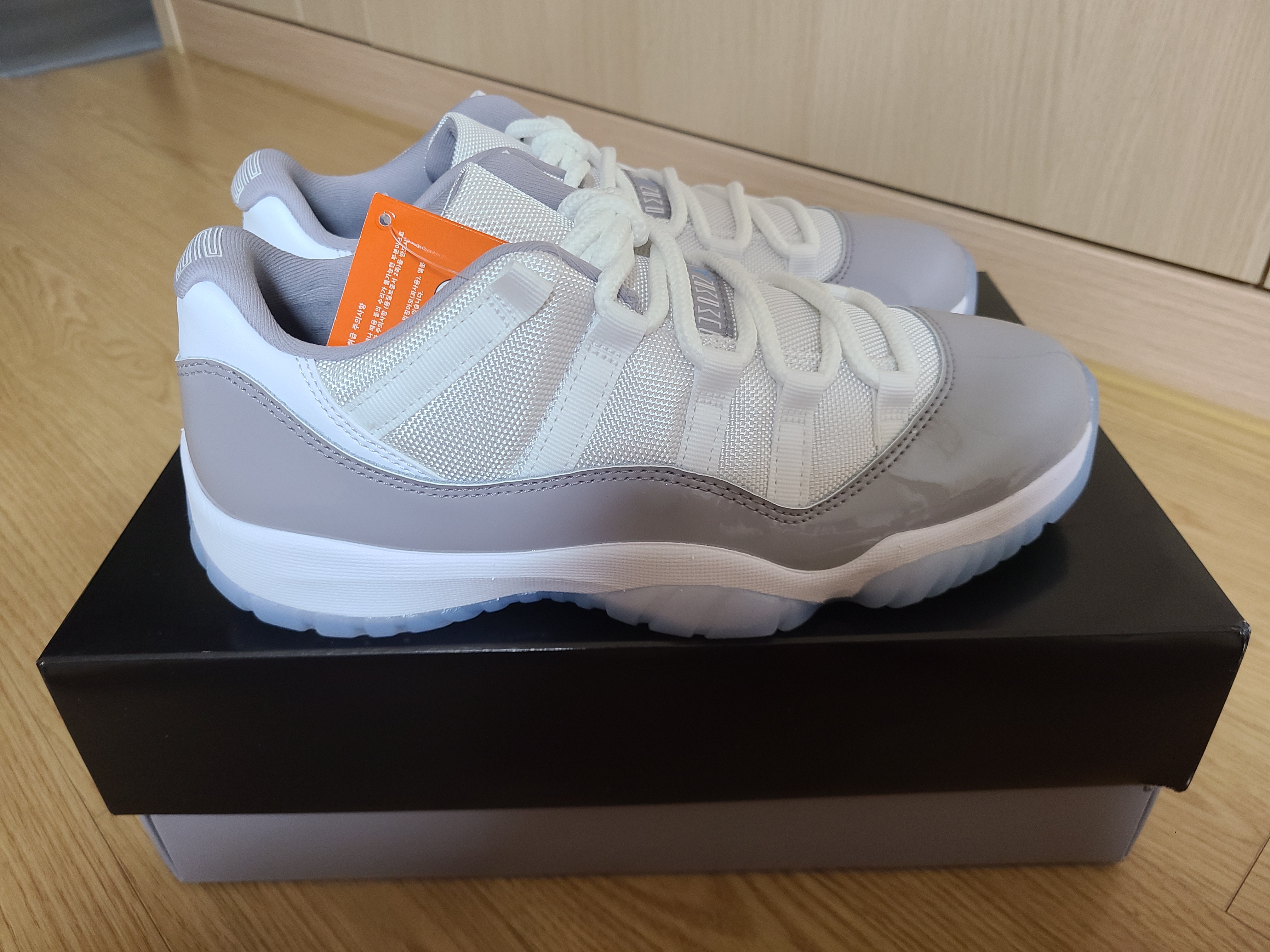 Jordan 11 Retro Low Cement Grey 착용 스타일