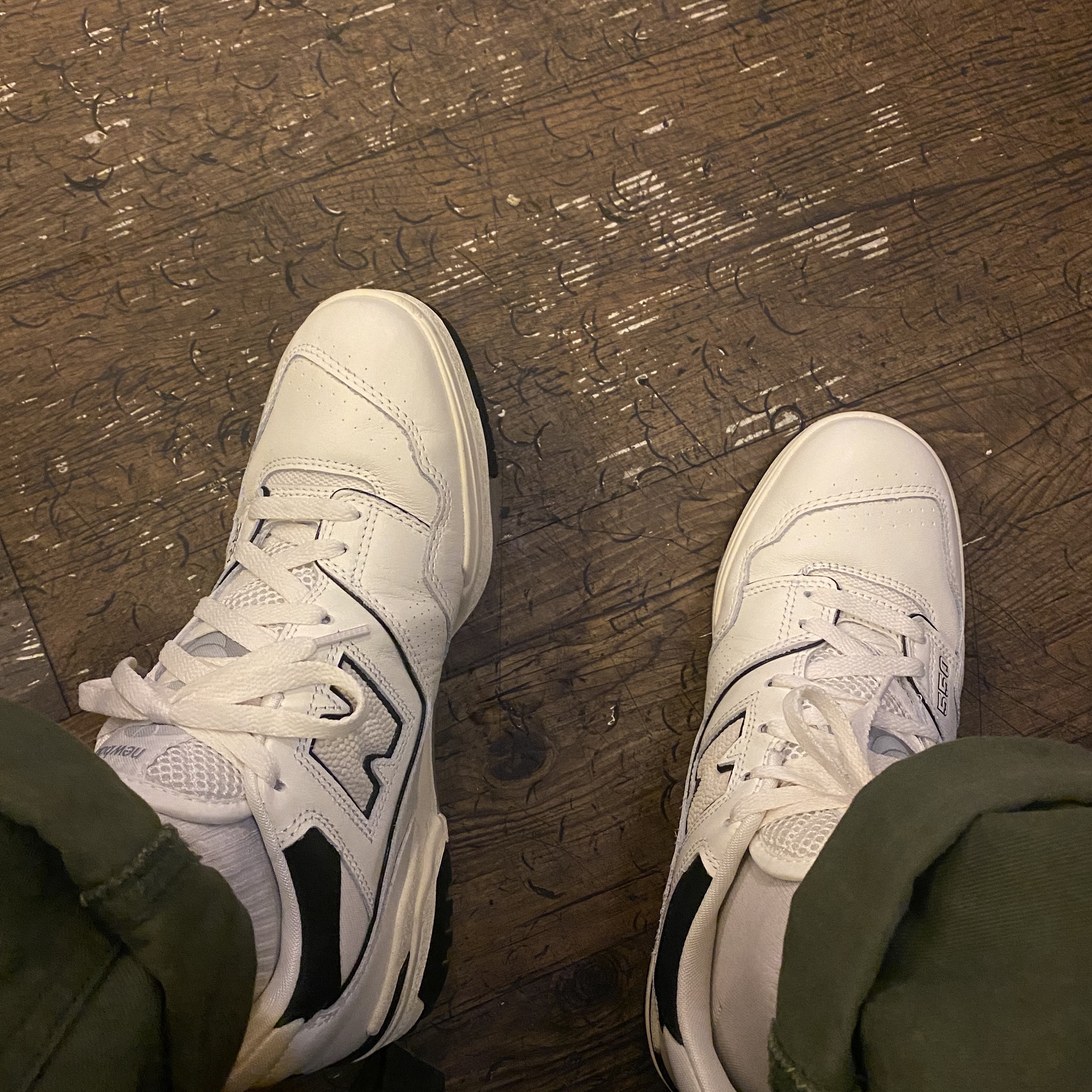 New Balance 550 White Grey - 2E Wide 착용 스타일