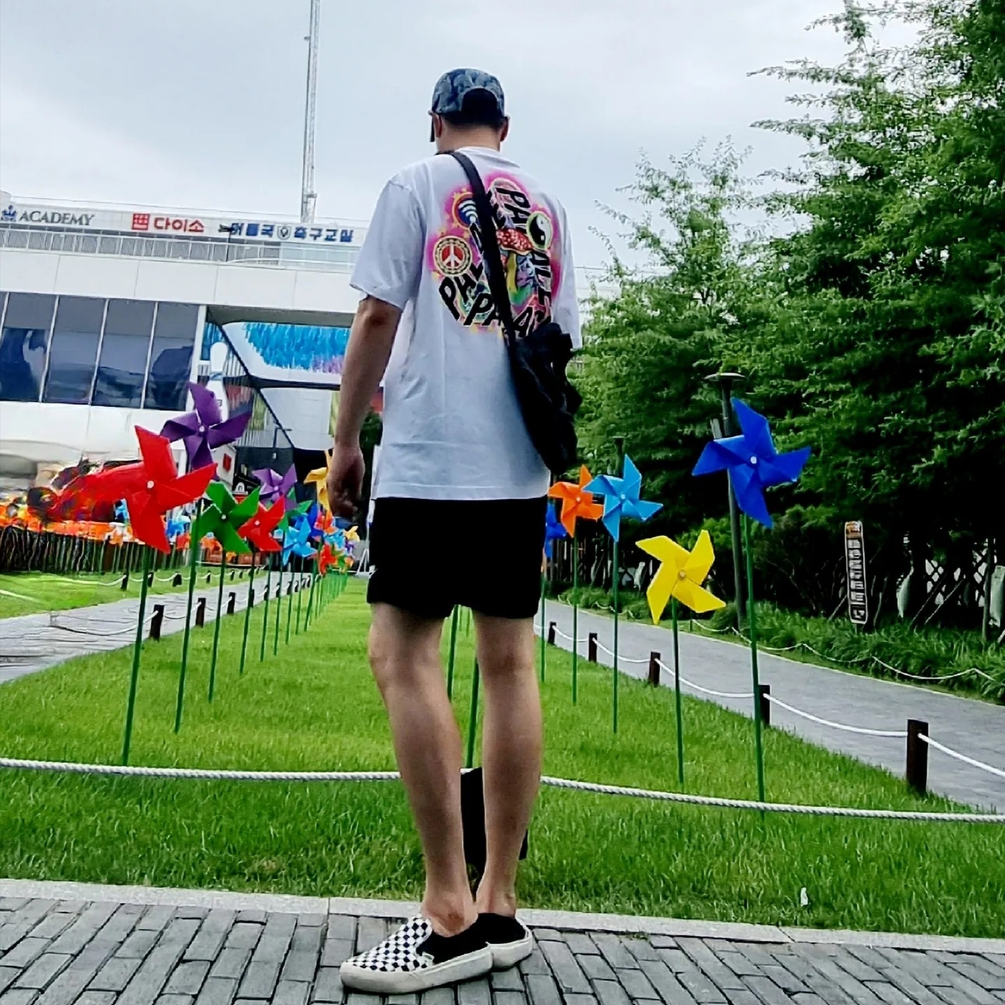 Supreme Flames Jacquard Denim Camp Cap Washed Indigo - 23SS, Nike NSW Woven Lined Flow Shorts Black - Asia 착용 스타일 - 2