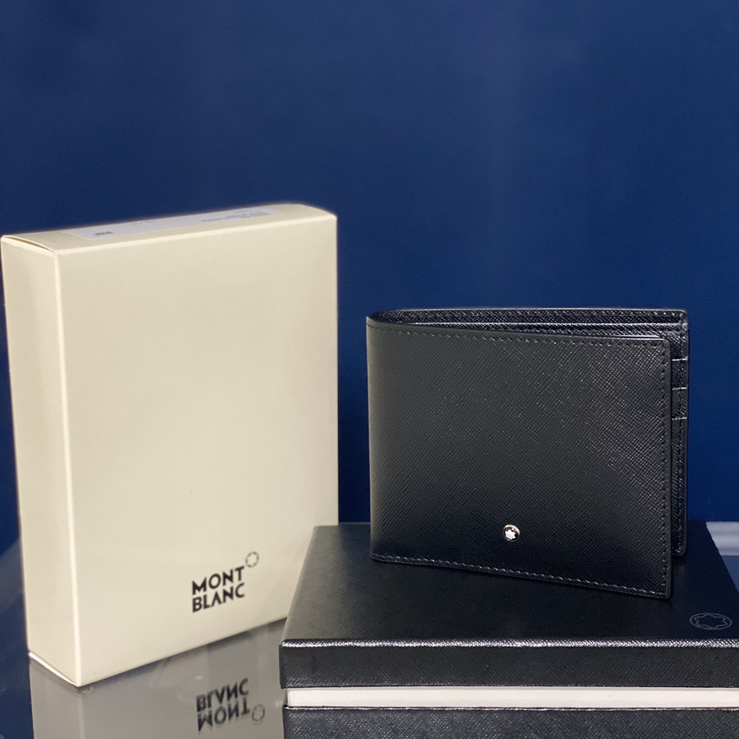 Montblanc Sartorial 6cc Wallet Black 착용 스타일