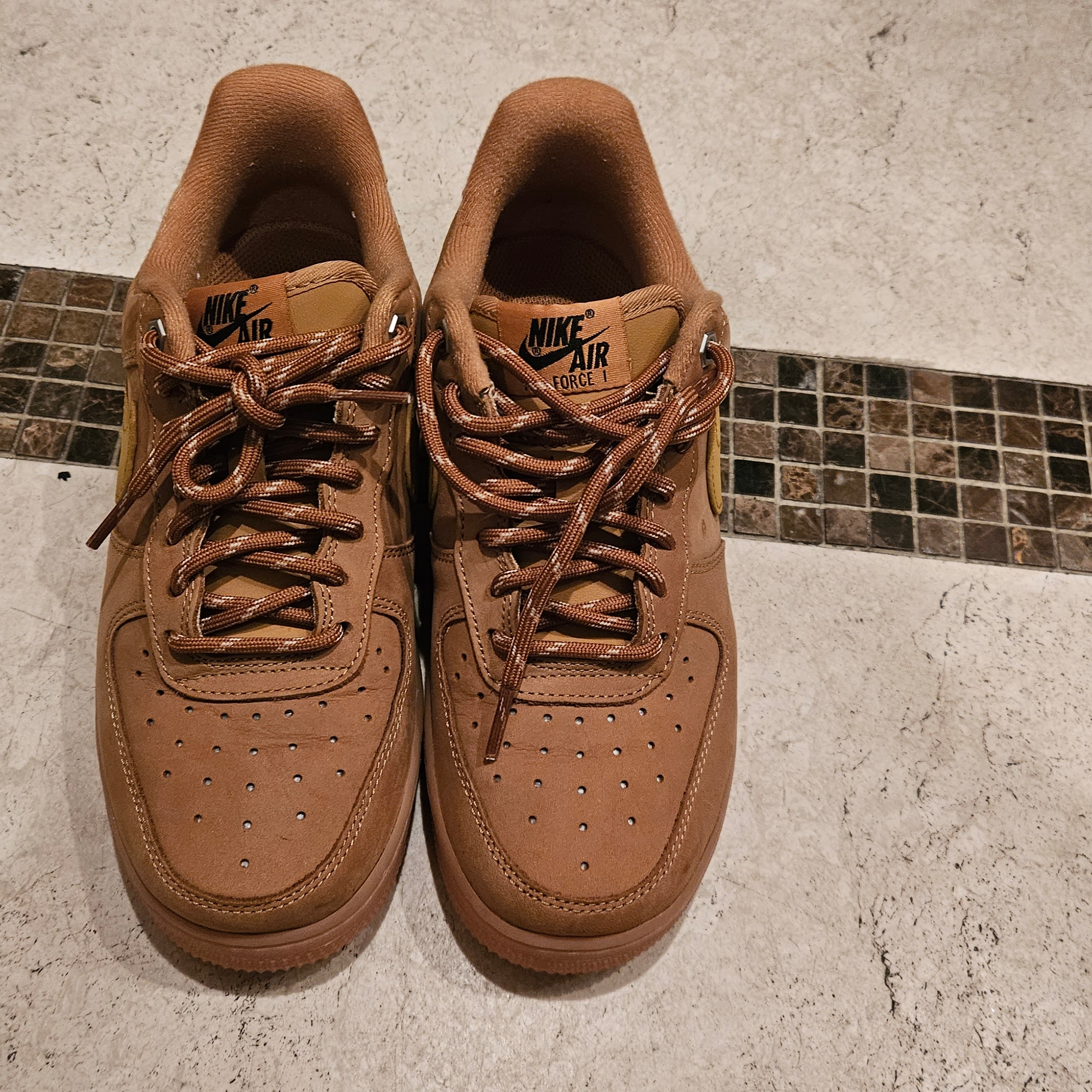 Nike Air Force 1 '07 WB Flax 착용 스타일