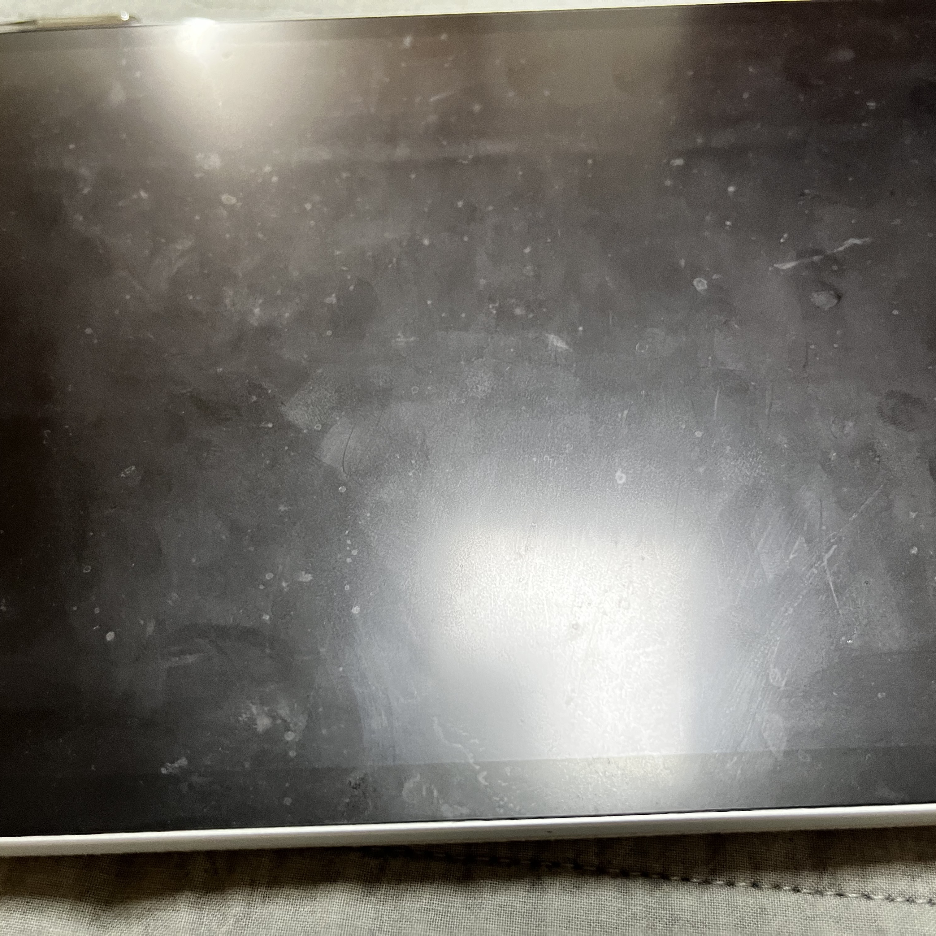 Apple iPad Pro 3rd Gen 11-inch Wifi 256GB Silver (Korean Ver.) 착용 스타일