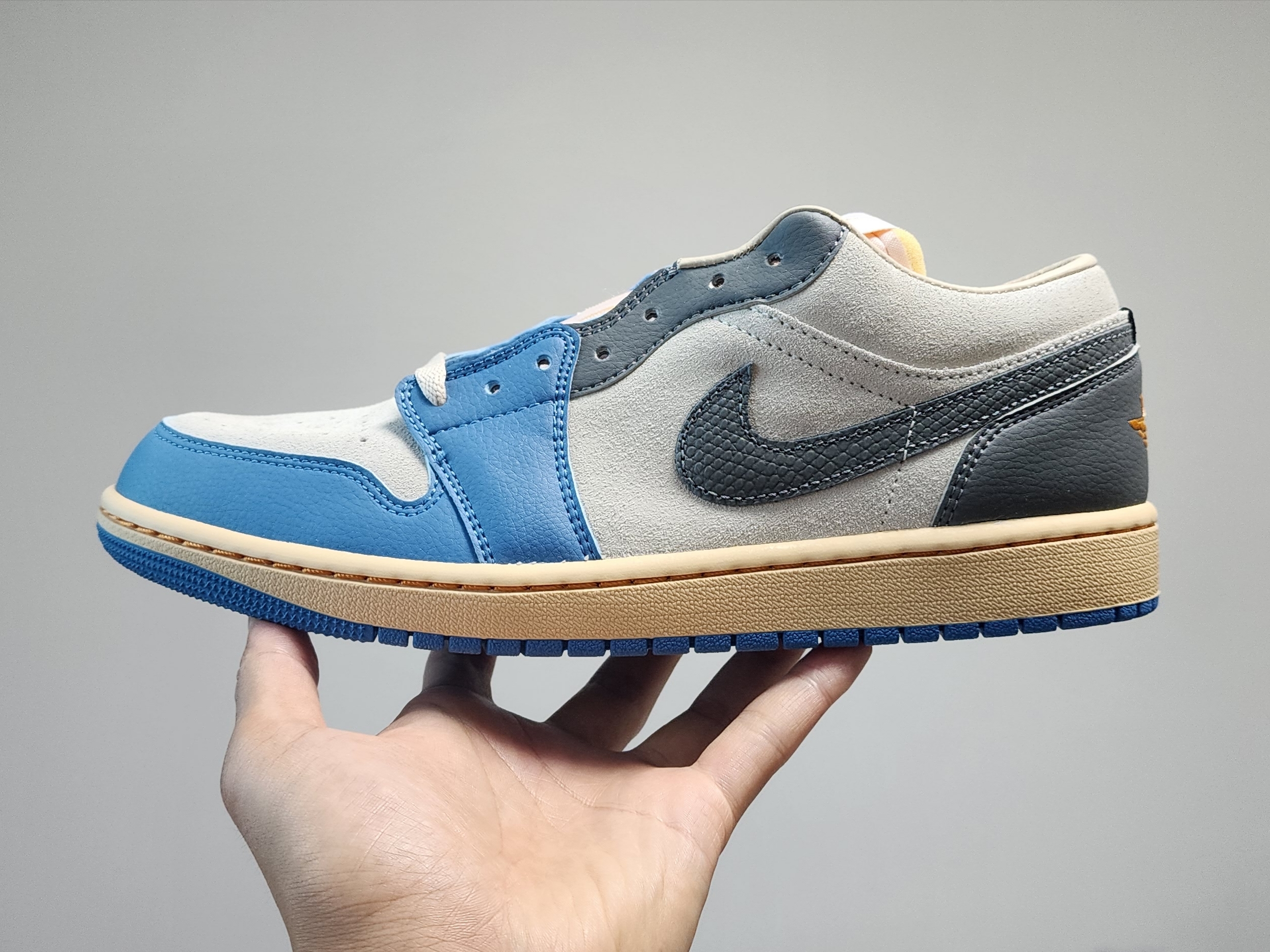 Jordan 1 Low SE Tokyo 96 착용 스타일