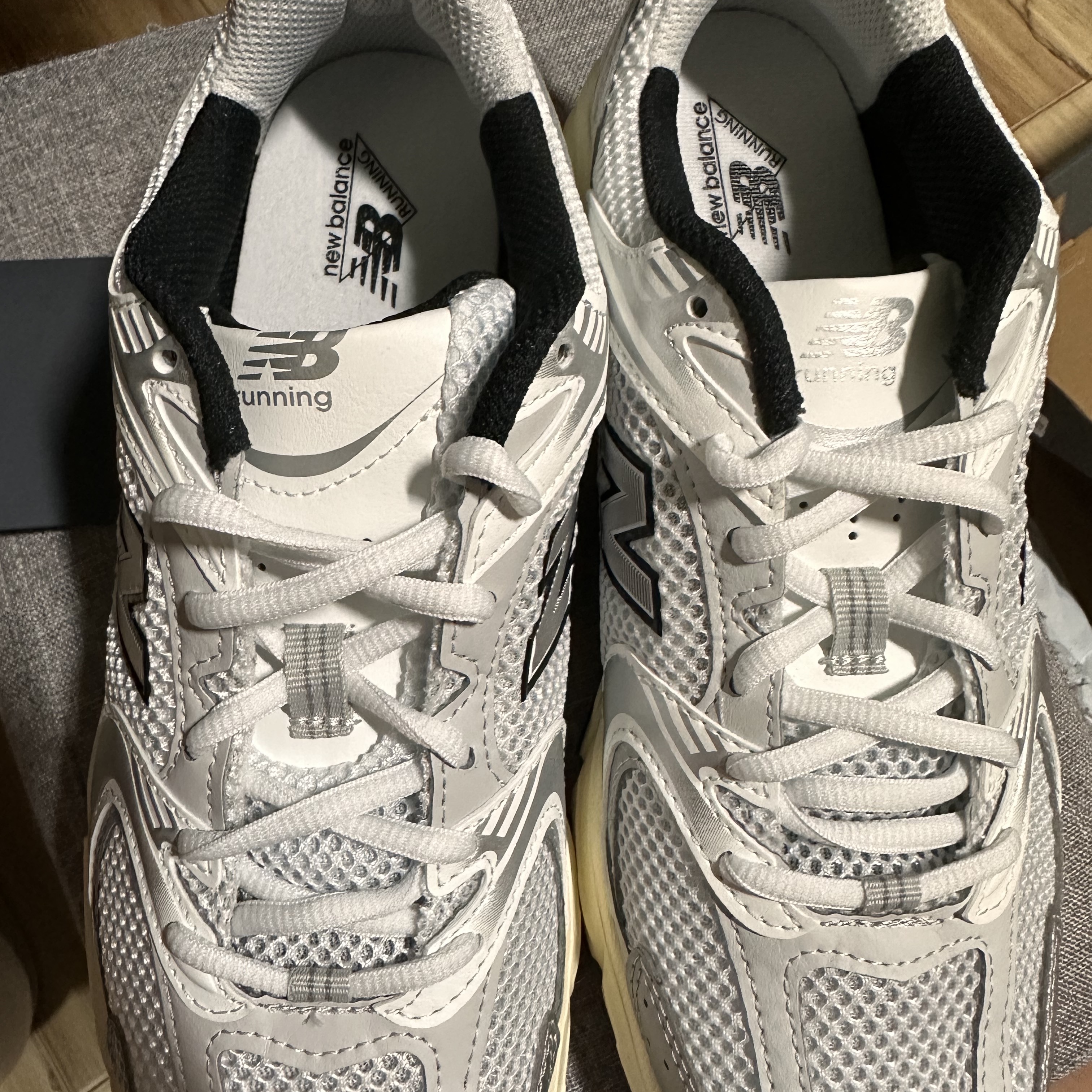 New Balance 530 Silver Cream 착용 스타일