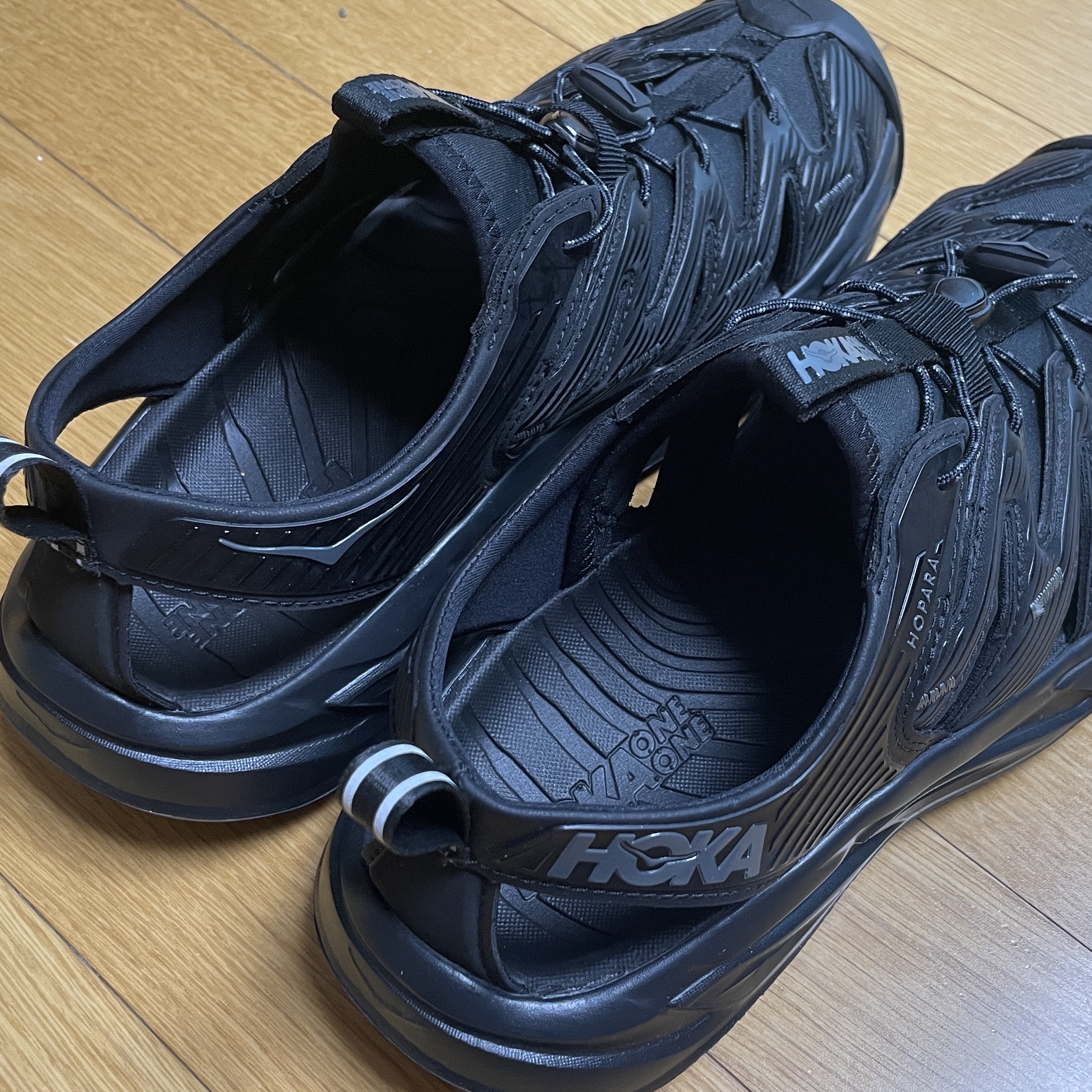 Hoka Hopara Black 착용 스타일 - 3