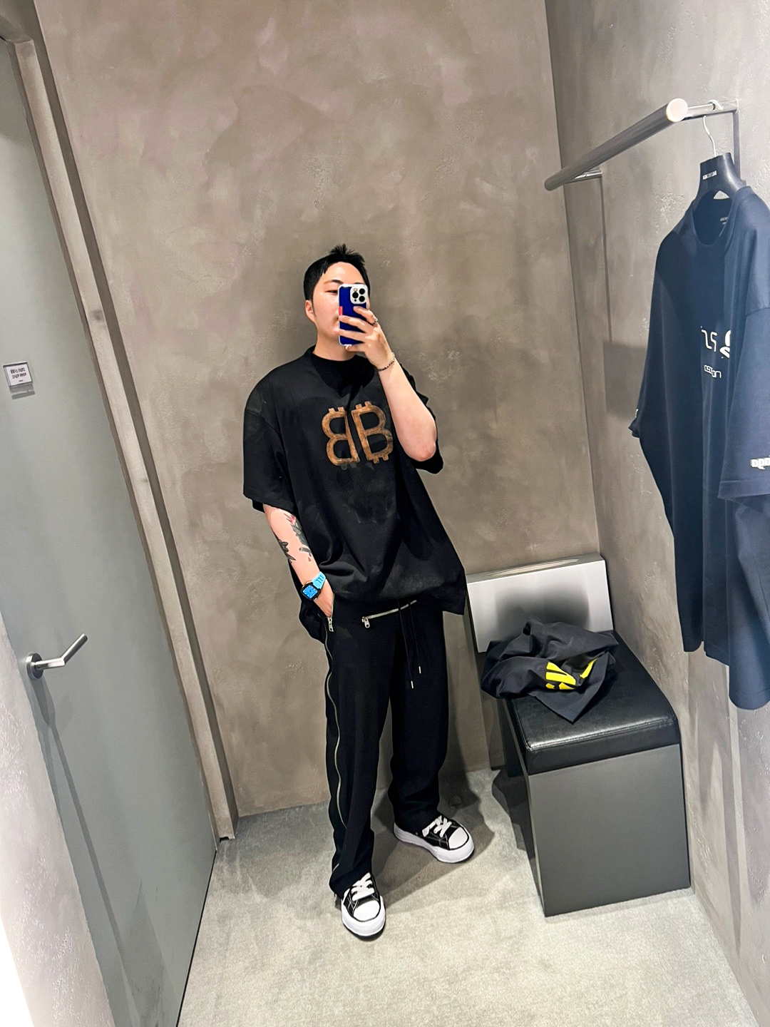 Maison Mihara Yasuhiro Peterson OG Sole Canvas Low Sneakers Black, Balenciaga Oversized Crypto T-Shirt Faded Black 착용 스타일 - 1