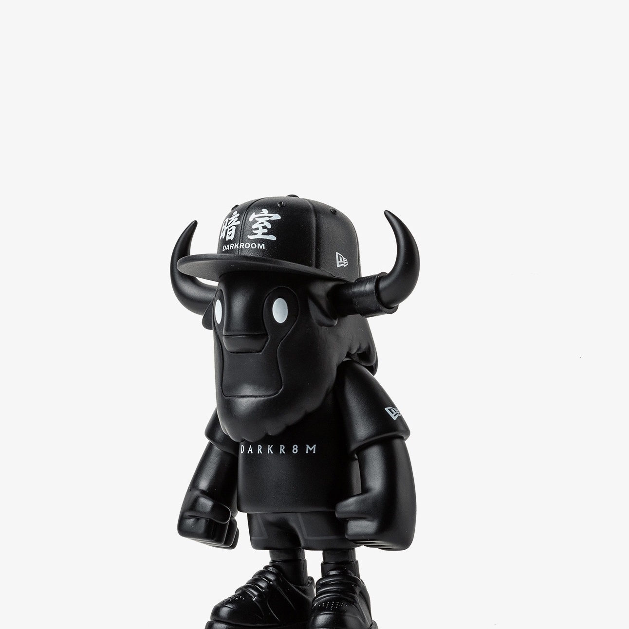 Darkr8m Studio x New Era FFALO Figure Black 착용 스타일 - 2