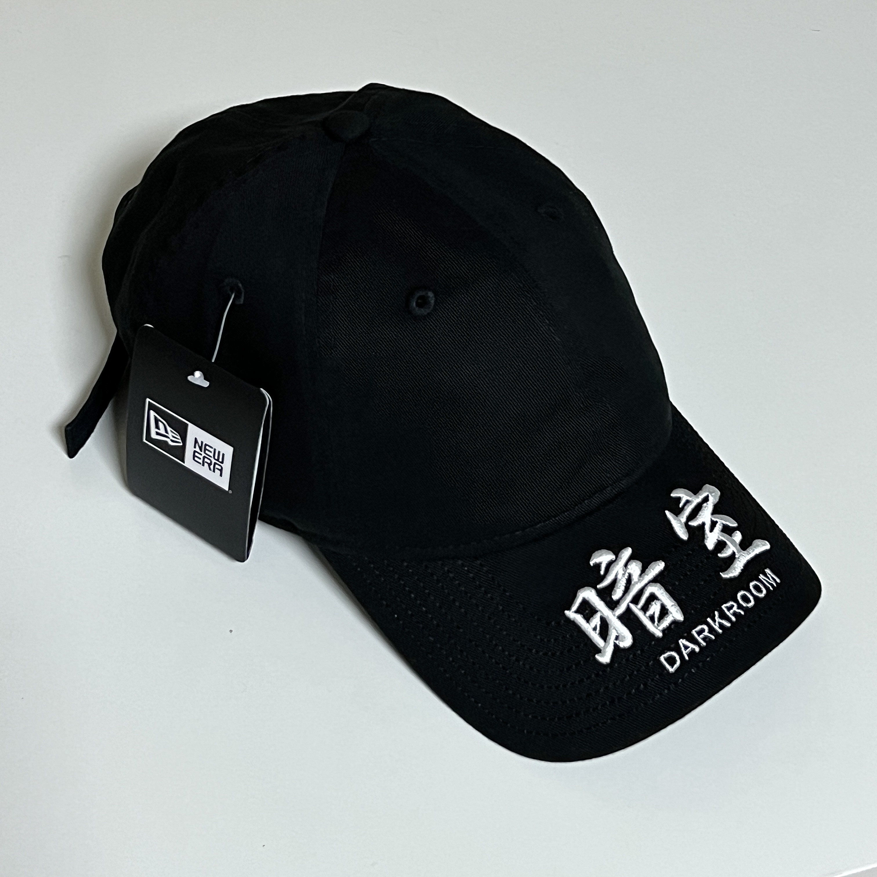 Darkr8m Studio x New Era Unstructured Ball Cap Black 착용 스타일 - 1