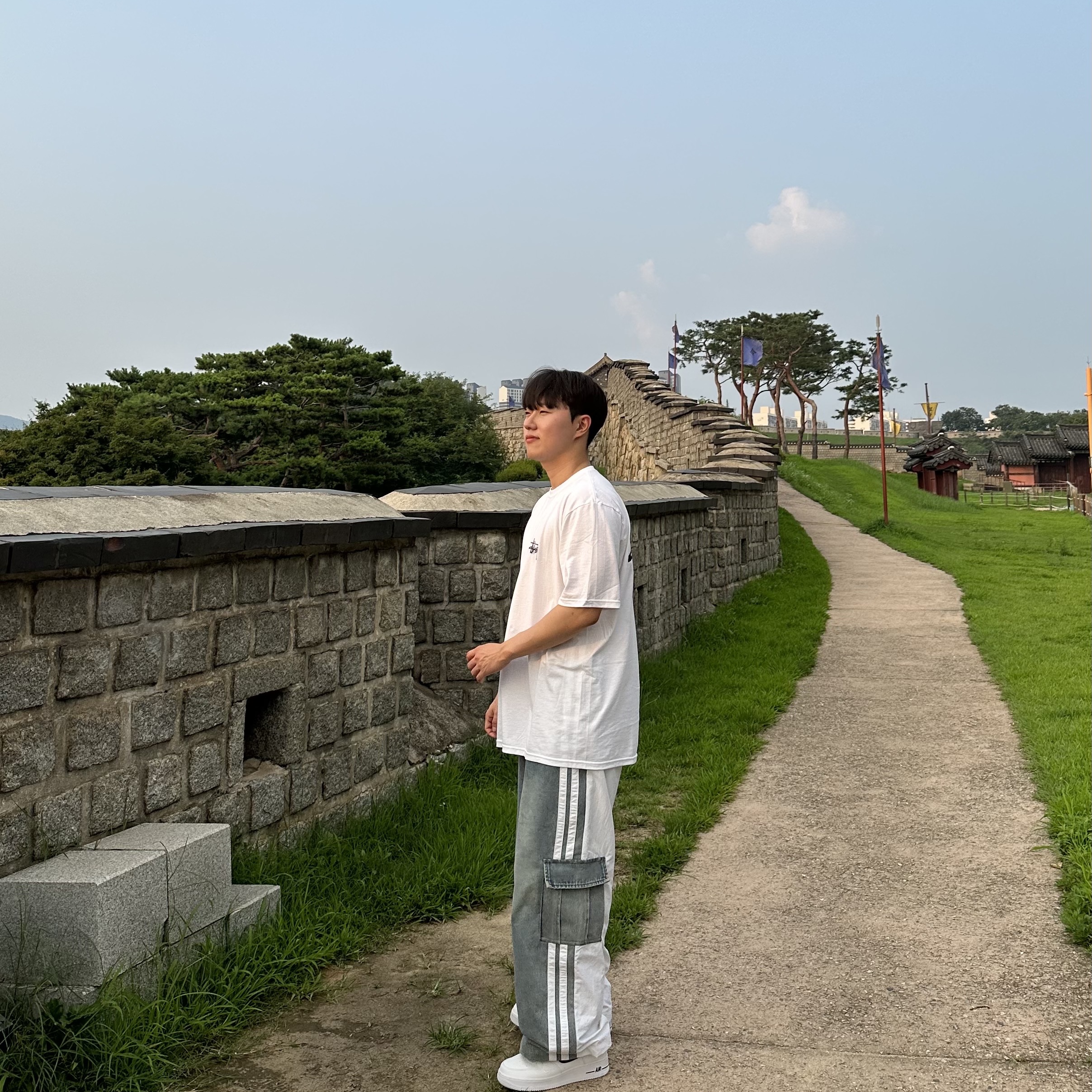 Stussy Basic Stussy T-Shirt White 2023 착용 스타일