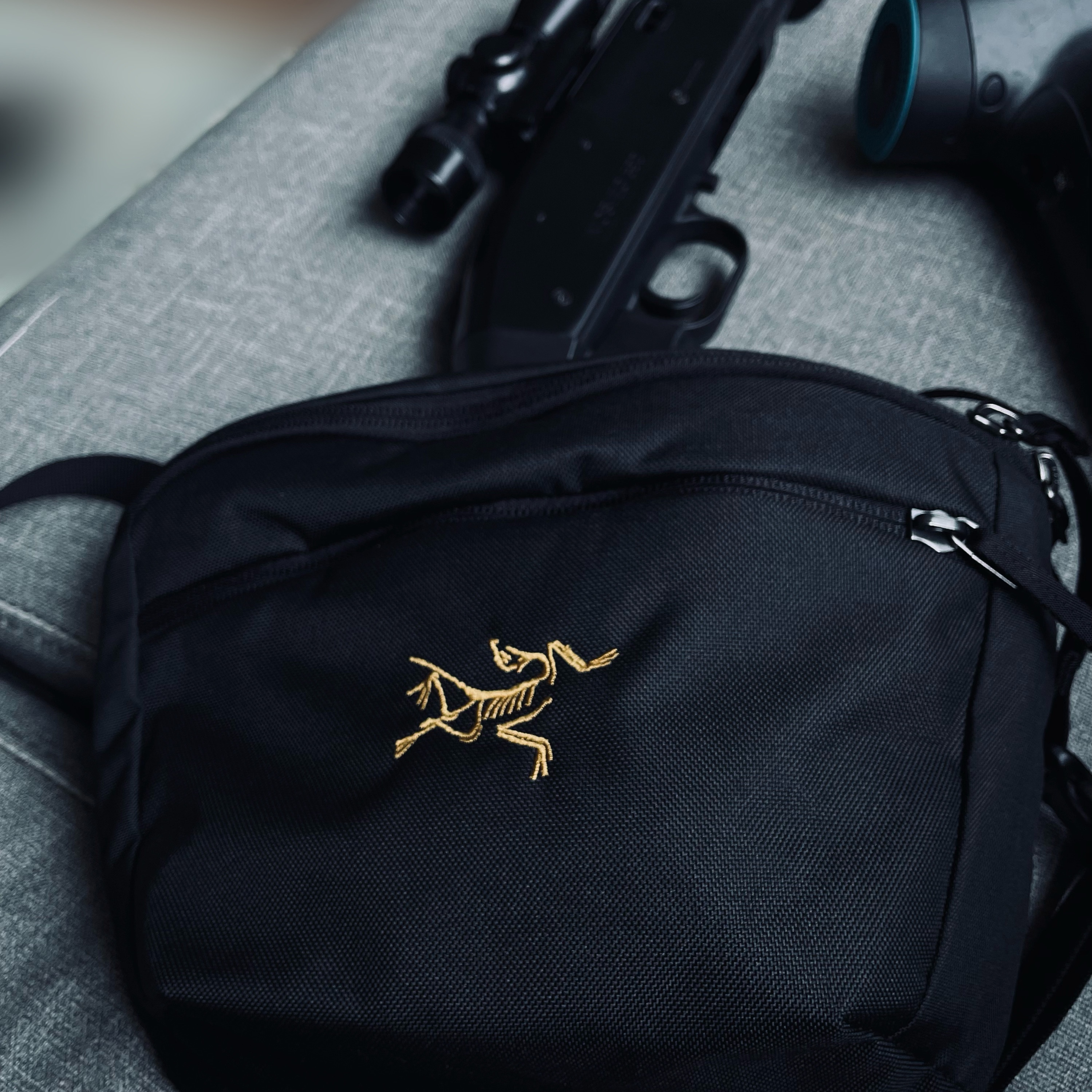 Arc'teryx Mantis 2 Waistpack 24K Black 착용 스타일