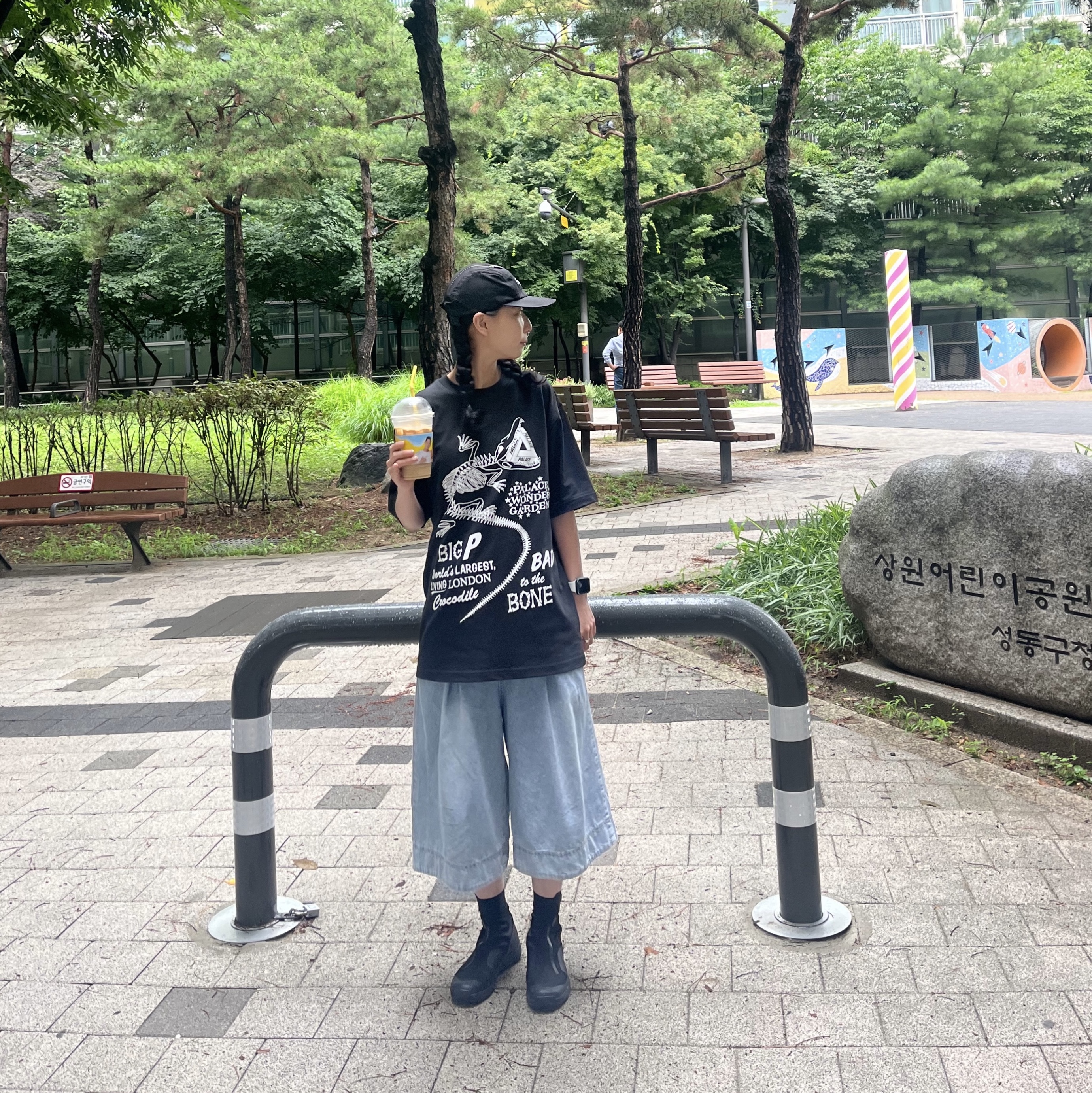 Palace Chomper T-Shirt Black - 22FW, Salomon x Comme des Garcons XA-Alpine 2 Black 착용 스타일