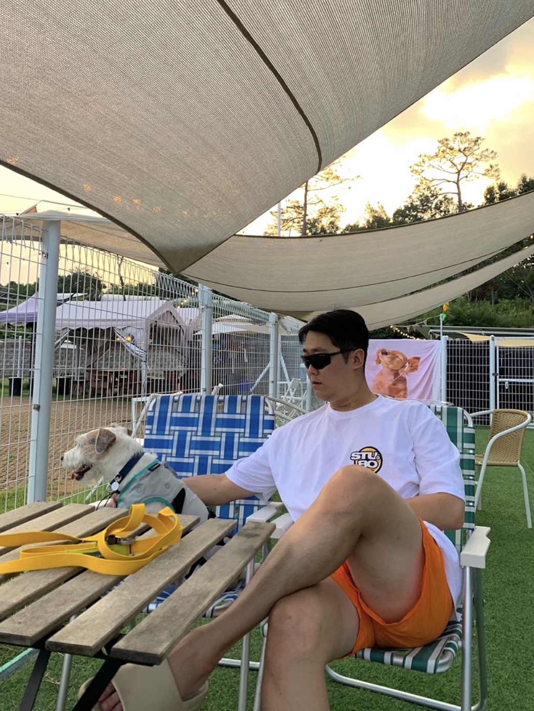 Stussy Hot 80 T-Shirt White, Stussy Big Stock Nylon Shorts Orange 착용 스타일 - 1