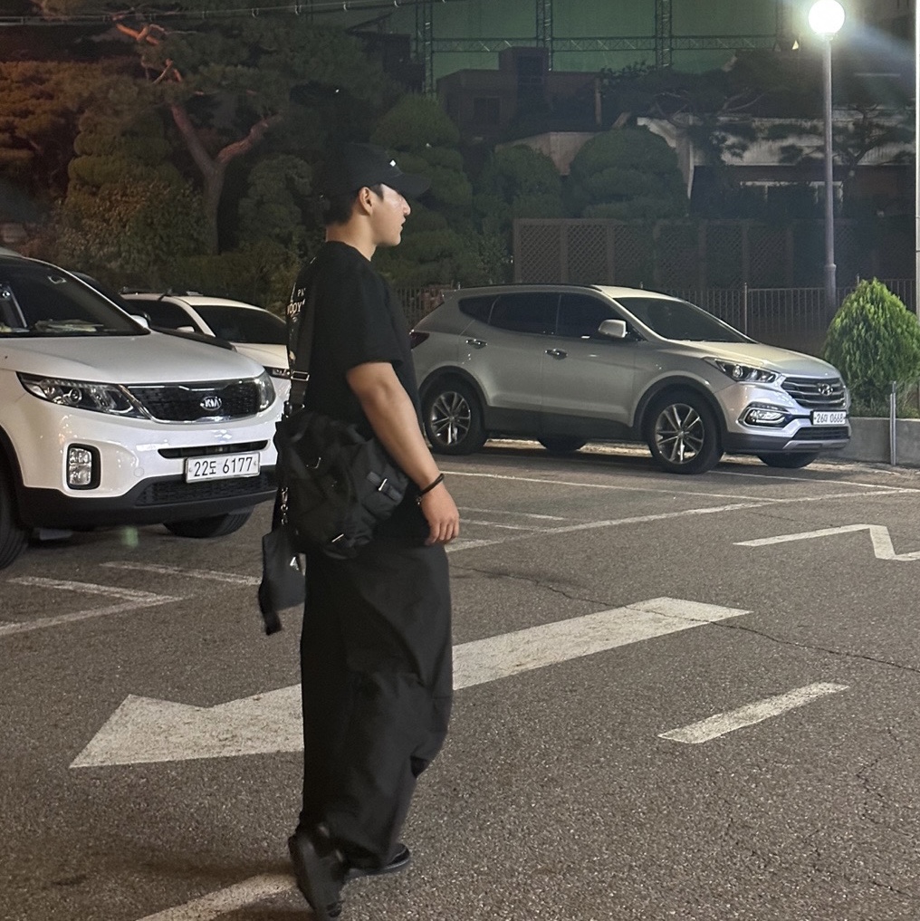 Prada Re-Nylon Medium Backpack Black, Wooyoungmi Butterfly Back Logo T-shirt Black - 23SS 착용 스타일