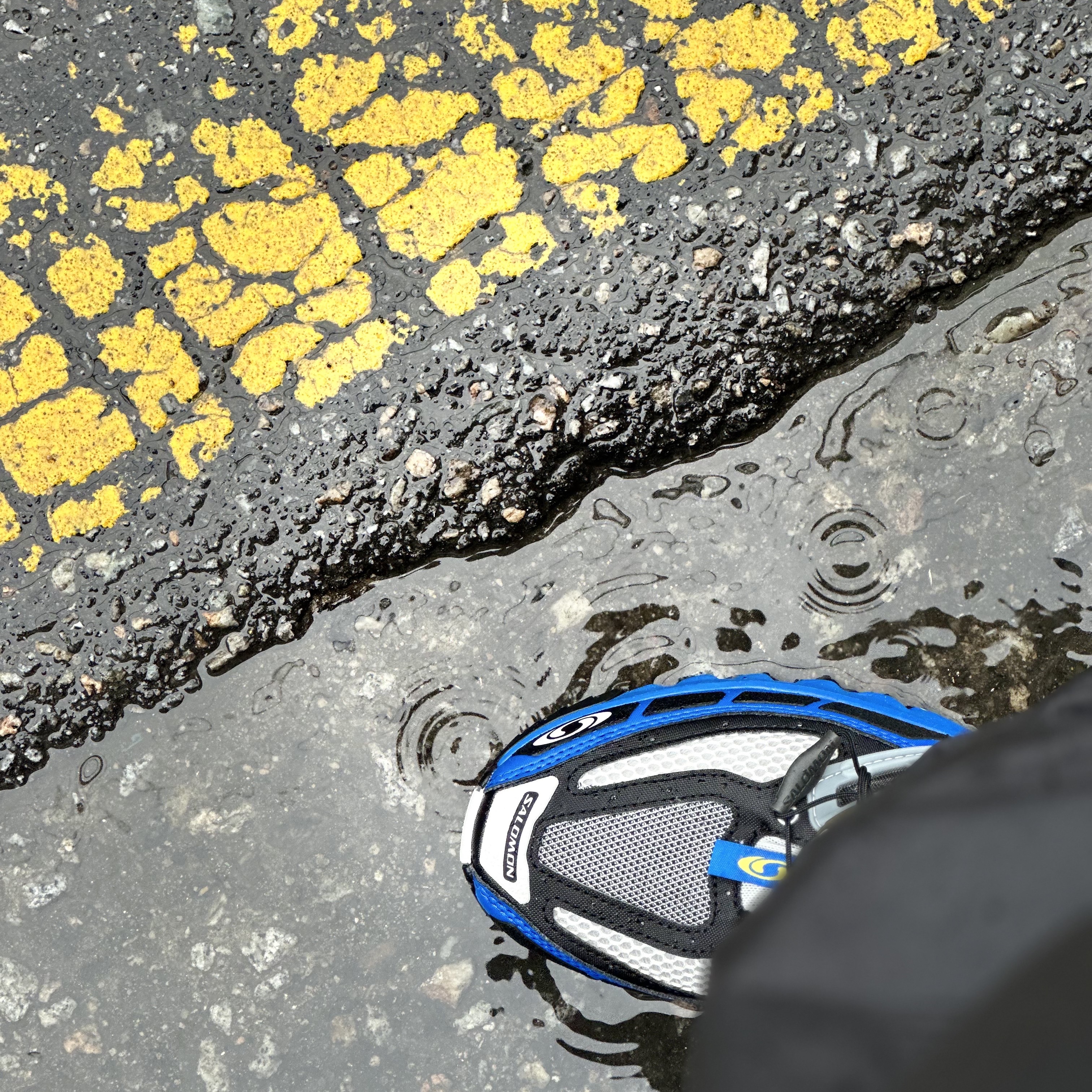 Salomon ACS Pro Lapis Blue Black 착용 스타일
