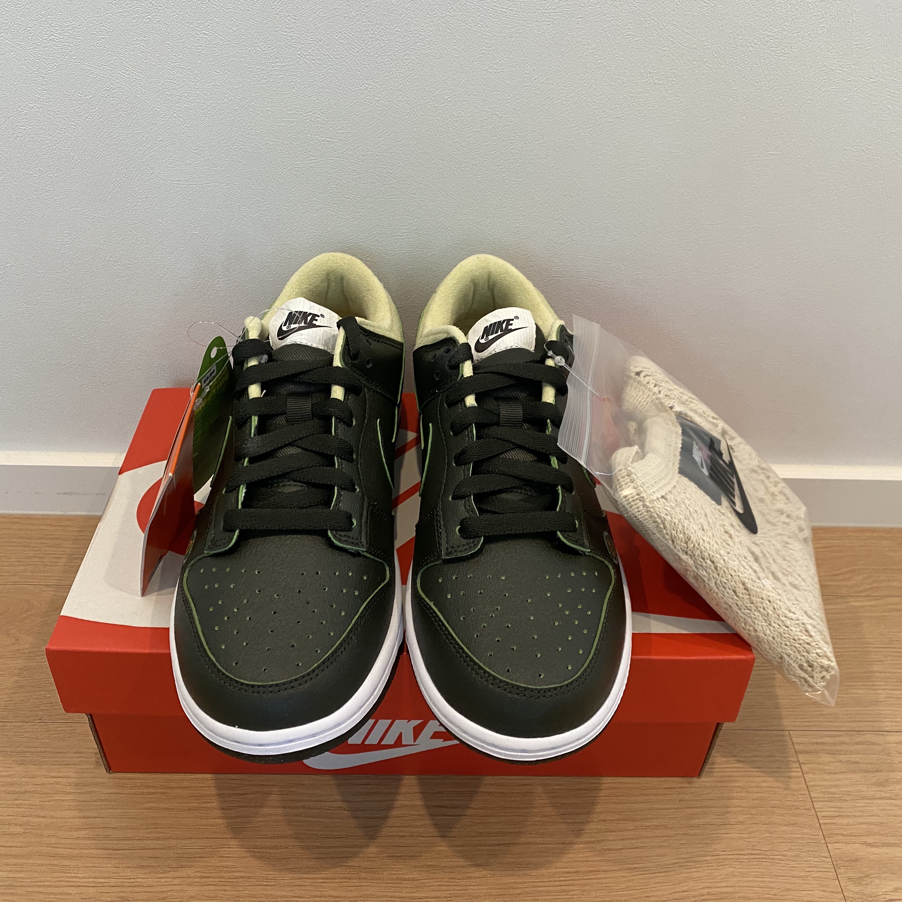 (W) Nike Dunk Low LX Avocado 착용 스타일 - 2
