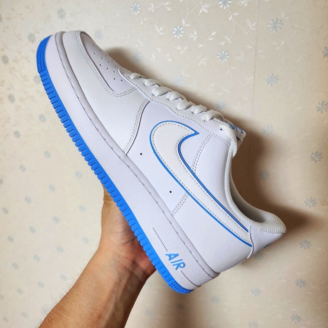 Nike Air Force 1 '07 White University Blue 착용 스타일 - 2