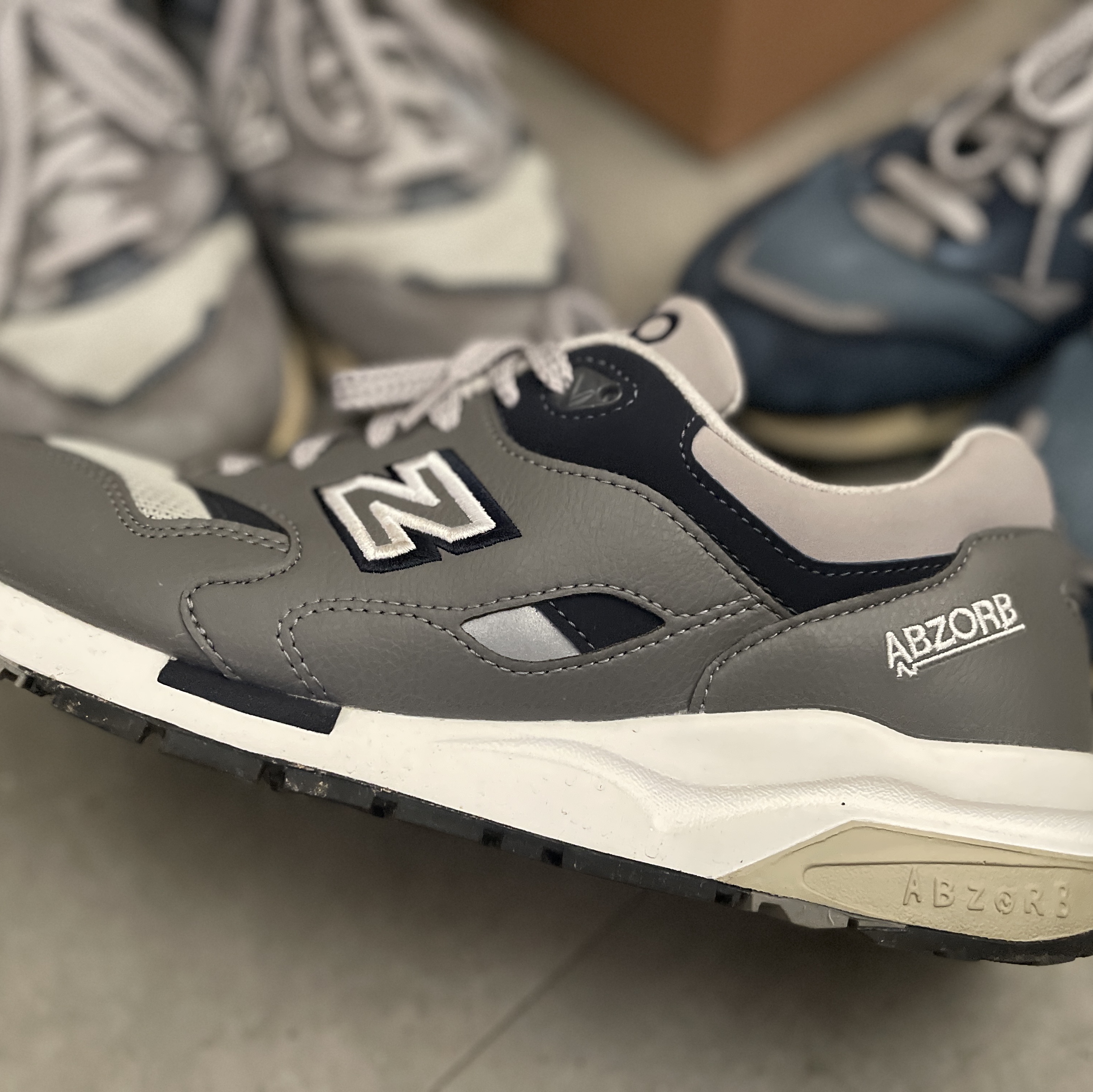 New Balance 1600 Legacy Grey 착용 스타일