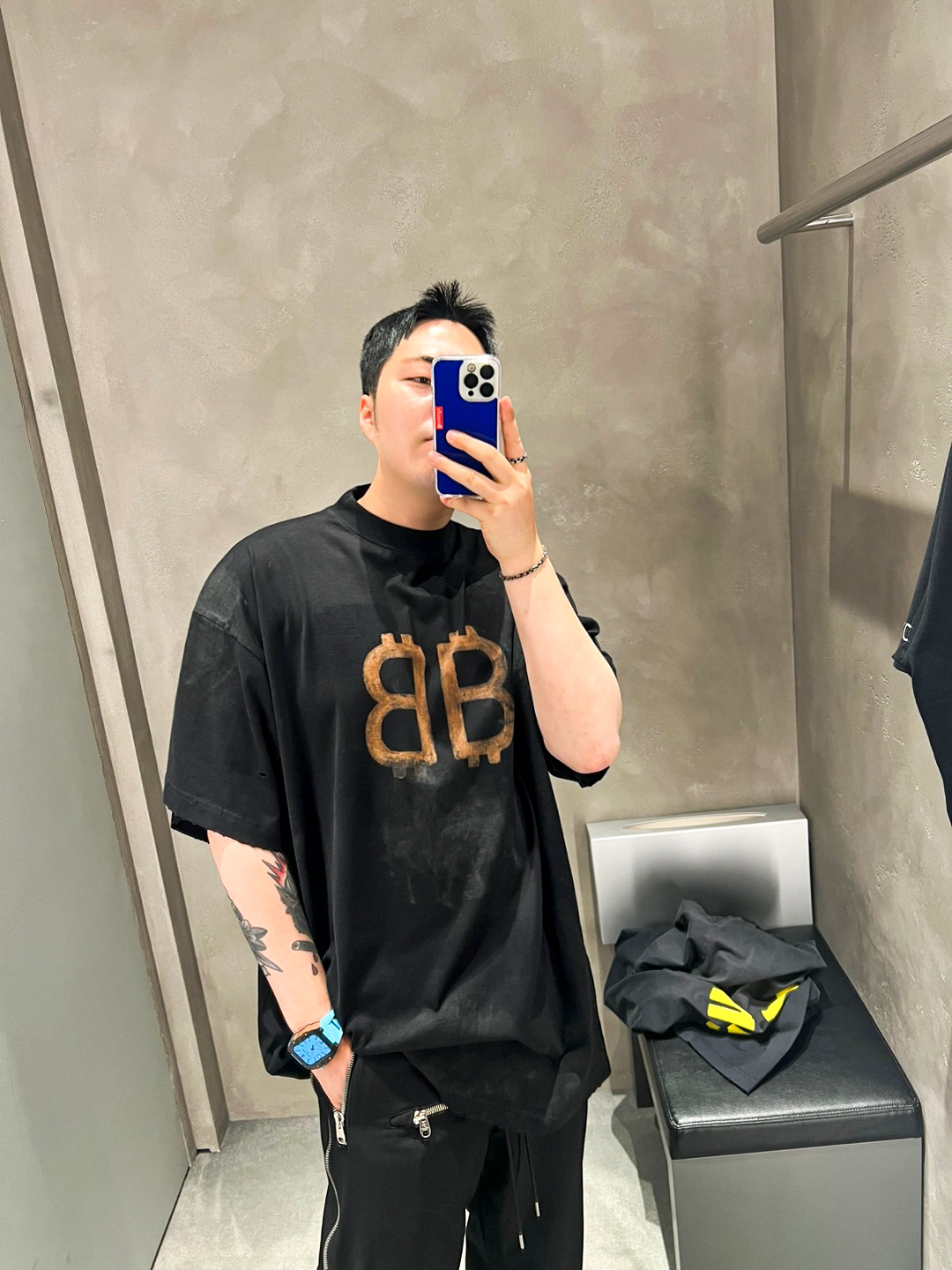 Maison Mihara Yasuhiro Peterson OG Sole Canvas Low Sneakers Black, Balenciaga Oversized Crypto T-Shirt Faded Black 착용 스타일 - 2