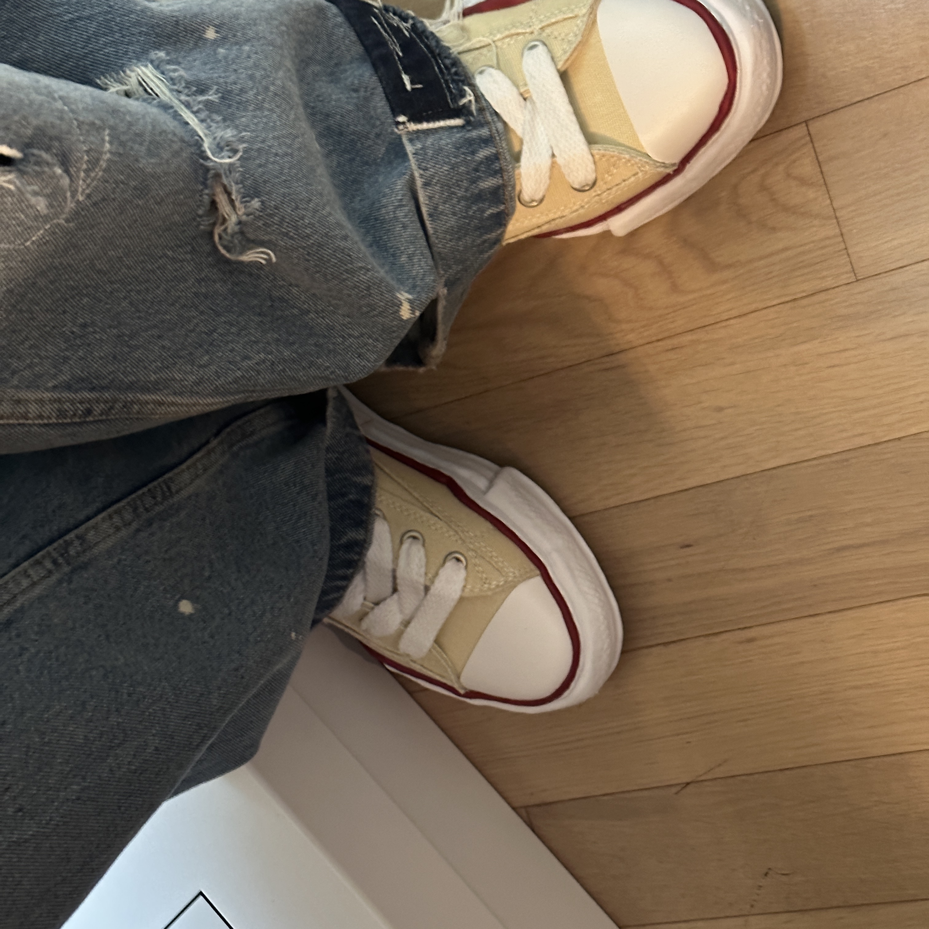Maison Mihara Yasuhiro Peterson OG Sole Canvas Low-top Sneakers Natural, Zara x Ader Error Patchwork Jeans Blue 착용 스타일