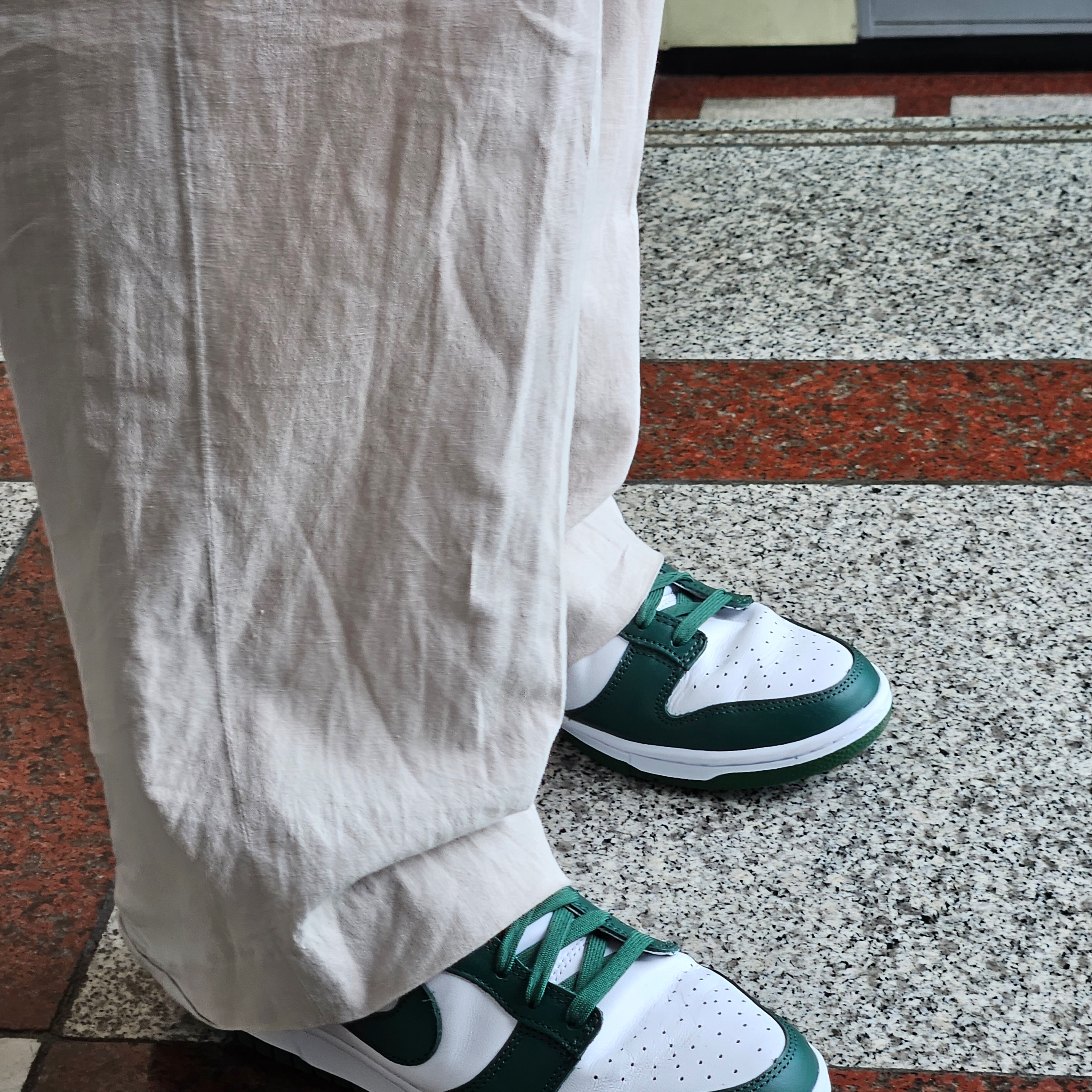 Nike Dunk Low Retro Varsity Green 착용 스타일 - 2