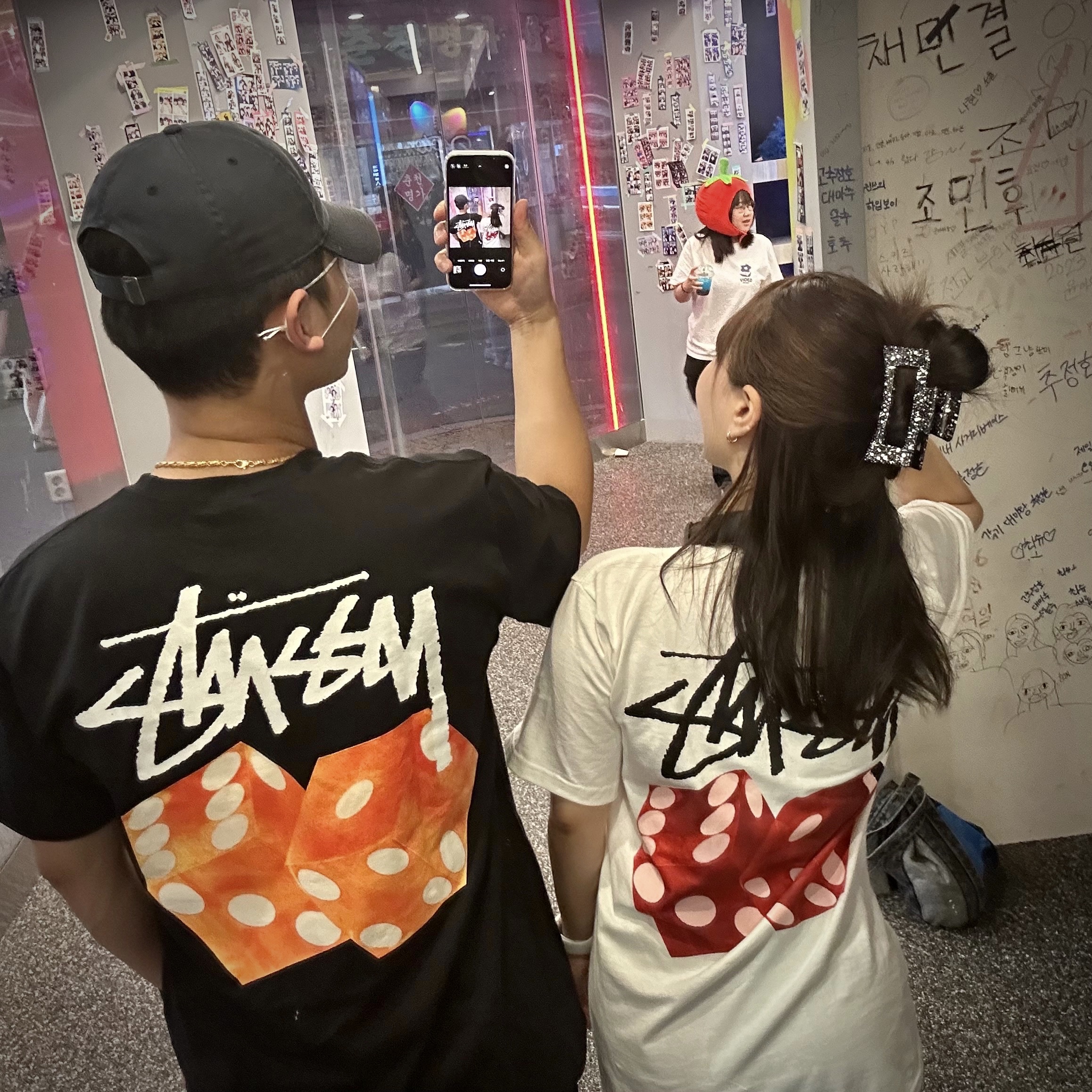 Stussy Diced Out T-Shirt White 착용 스타일 - 1