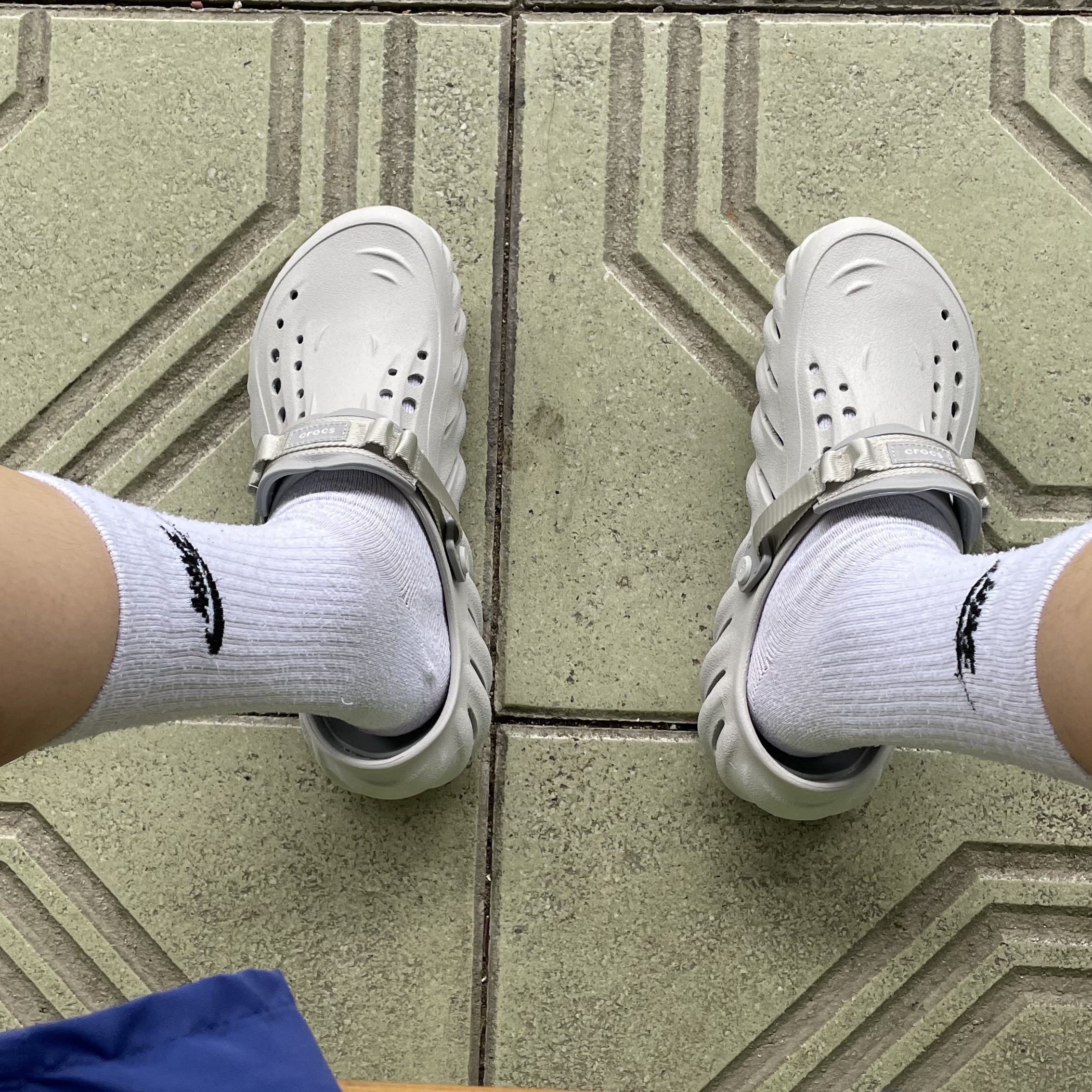 Crocs Echo Clog Atmosphere 착용 스타일