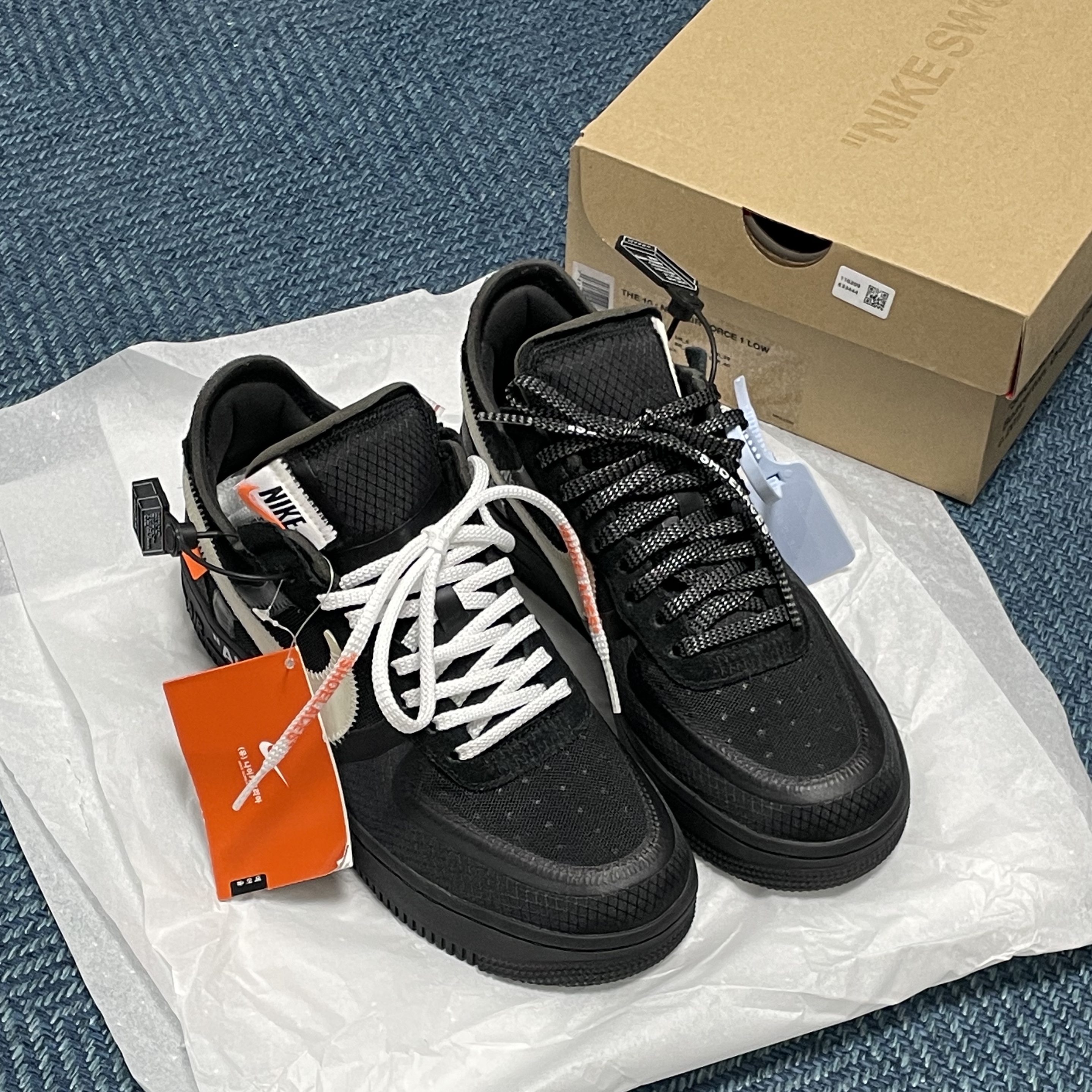 Nike x Off-White Air Force 1 Low Black White 착용 스타일 - 3