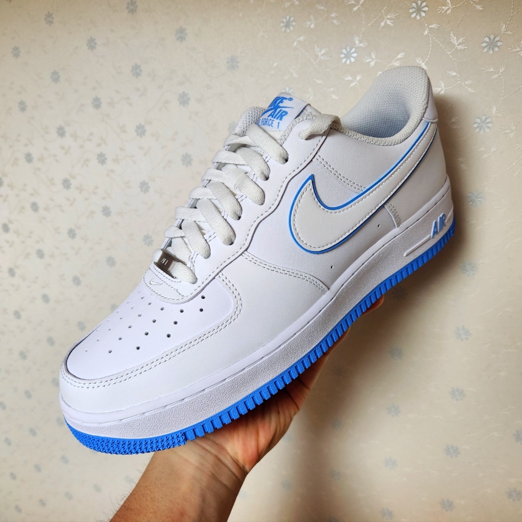 Nike Air Force 1 '07 White University Blue 착용 스타일 - 1