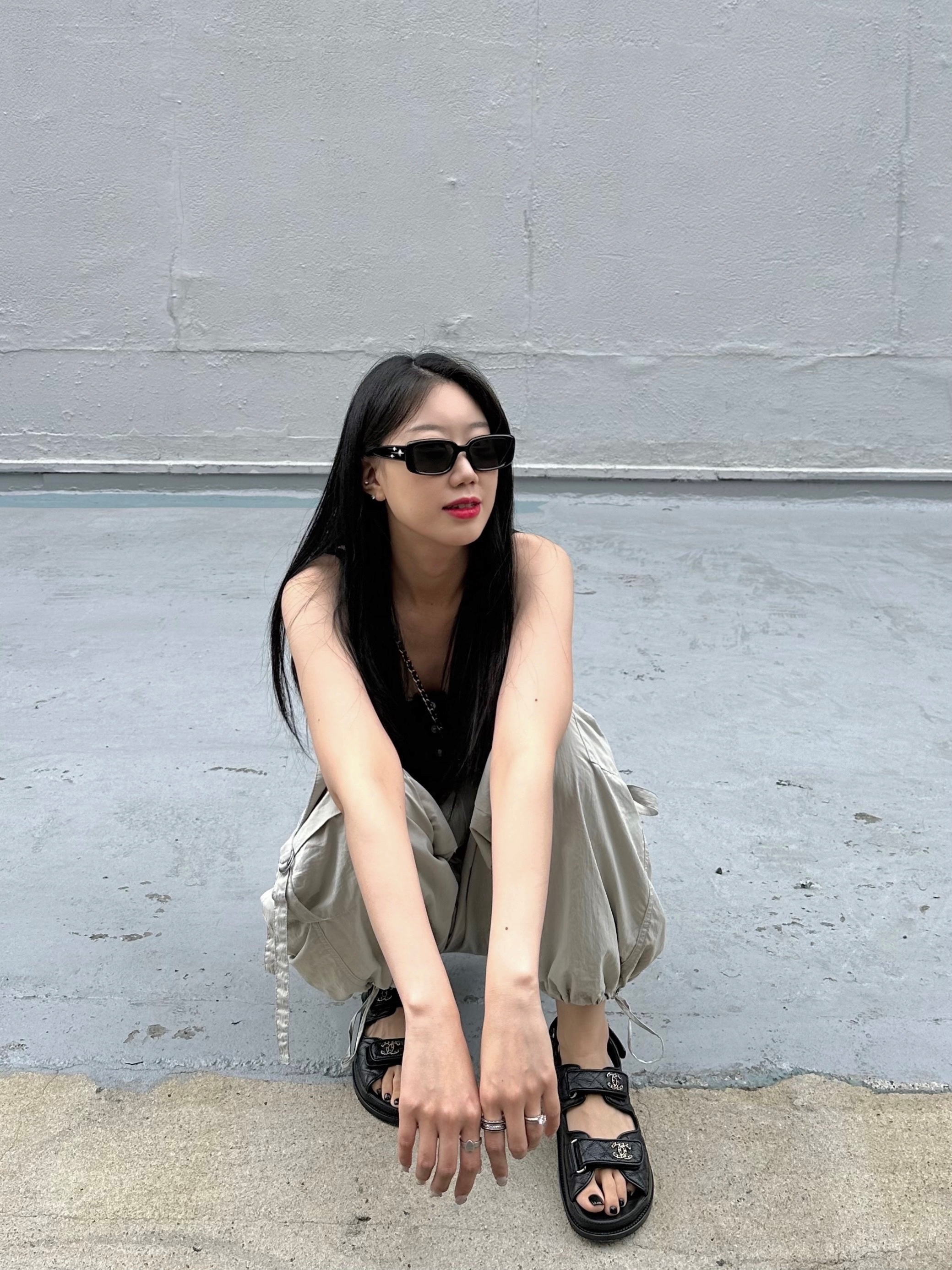 (W) Chanel Sandals Grained Calfskin & Black, Gentle Monster Antena 01 Black 착용 스타일