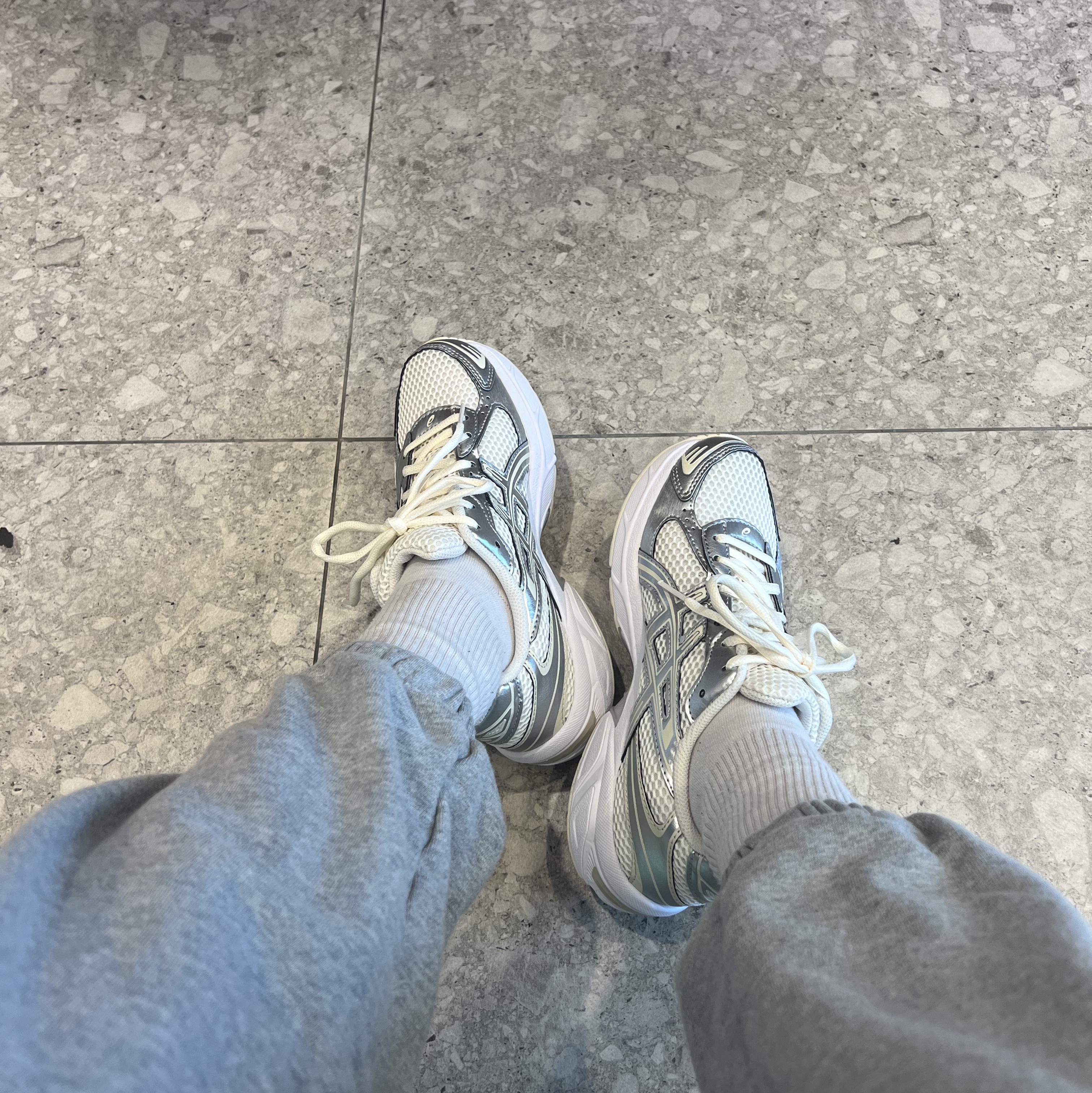 (W) Asics Gel-1130 Cream Pure Silver 착용 스타일